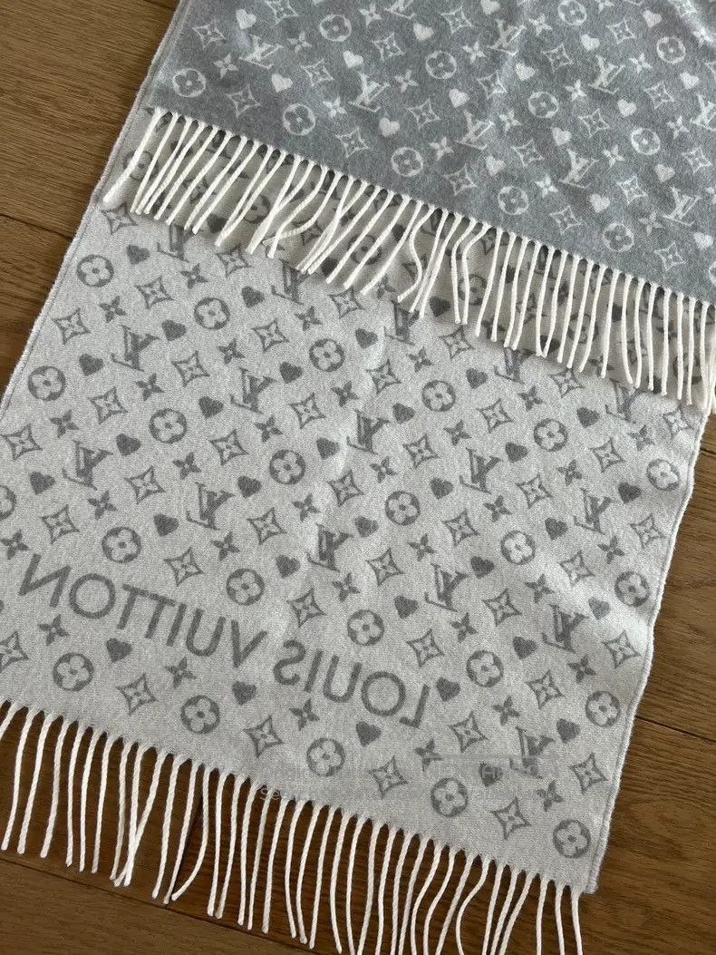 Louis Vuitton Louis Vuitton Grey two-tone cashmere fringe scarf Size ONE SIZE - 4 Thumbnail