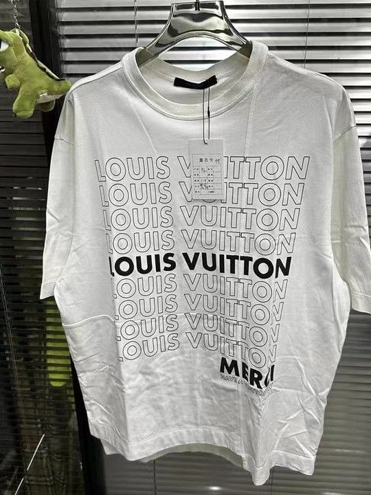 Louis Vuitton Louis Vuitton Logo Print T-Shirt XS Size US XS / EU 42 / 0 - 1 Thumbnail