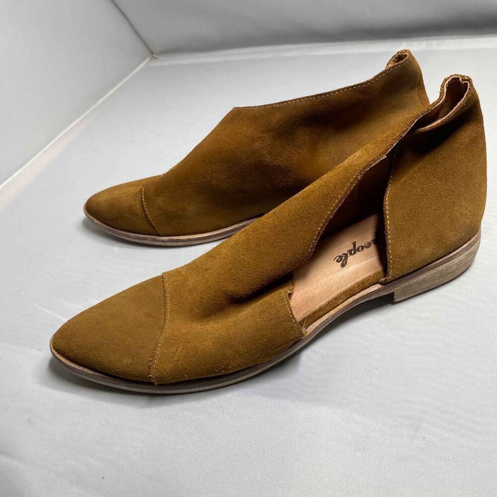 Free People FREE PEOPLE Royale Flat Brown Suede Leather Flat 9.5 Size US 8.5 / IT 38.5 - 1 Thumbnail