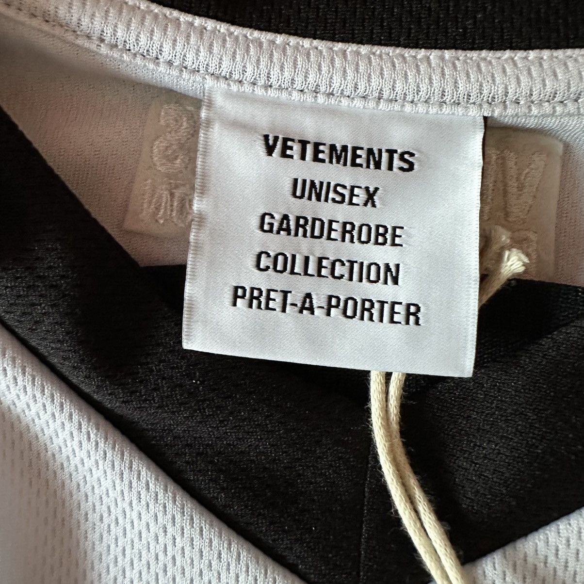 Vetements Vetements Trademark Footbal Jersey T-Shirt Size US M / EU 48-50 / 2 - 6 Thumbnail