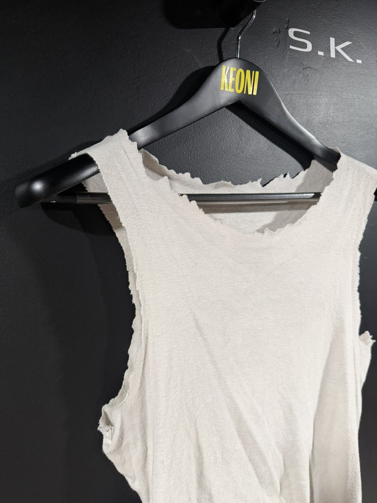 RE/DONE Levi’s RE/DONE White Grunge Muscle Fit Baby Tee L Size US L / EU 52-54 / 3 - 4 Thumbnail
