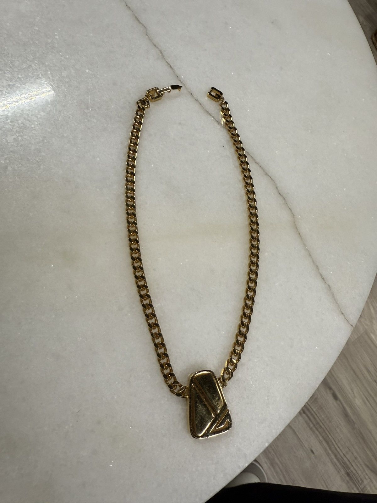 Givenchy Givenchy Gold Cuban Necklace Women’s Chain Preowned Size ONE SIZE - 9 Thumbnail