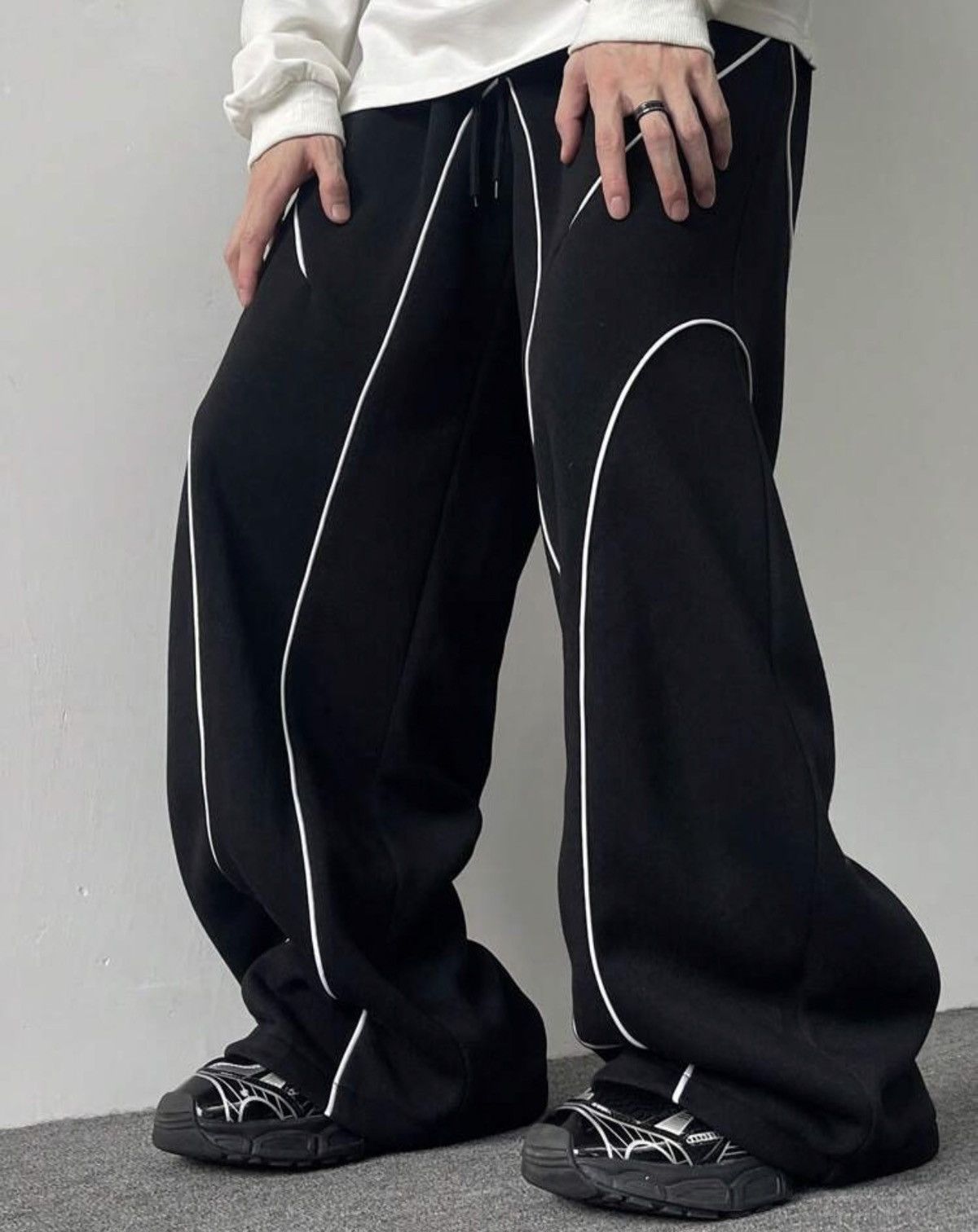 Japanese Brand ULTRA Baggy Curved Piping Sweatpants - Cyberpunk Streetwe Size US 36 / EU 52 - 2 Thumbnail