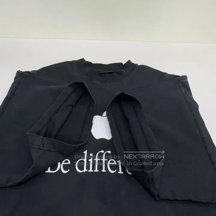 Balenciaga Balenciaga Black Be Different Graphic T. Size US S / EU 44-46 / 1 - 3 Thumbnail