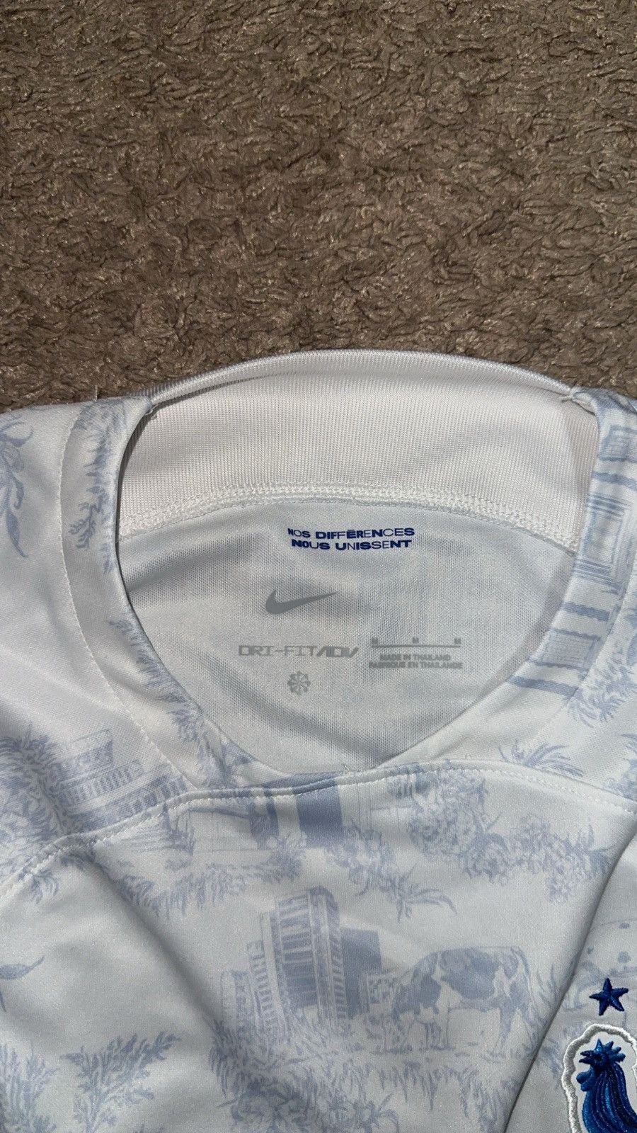 Nike 2022 Nike France white away soccer Jersey Size Medium Size US M / EU 48-50 / 2 - 2 Thumbnail