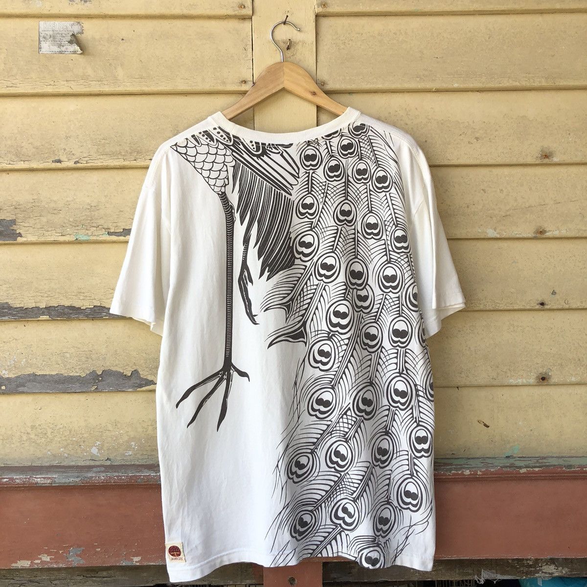 Vintage Japanesque Sukajan Peacock Over Print Tshirt Size US XL / EU 56 / 4 - 6 Thumbnail