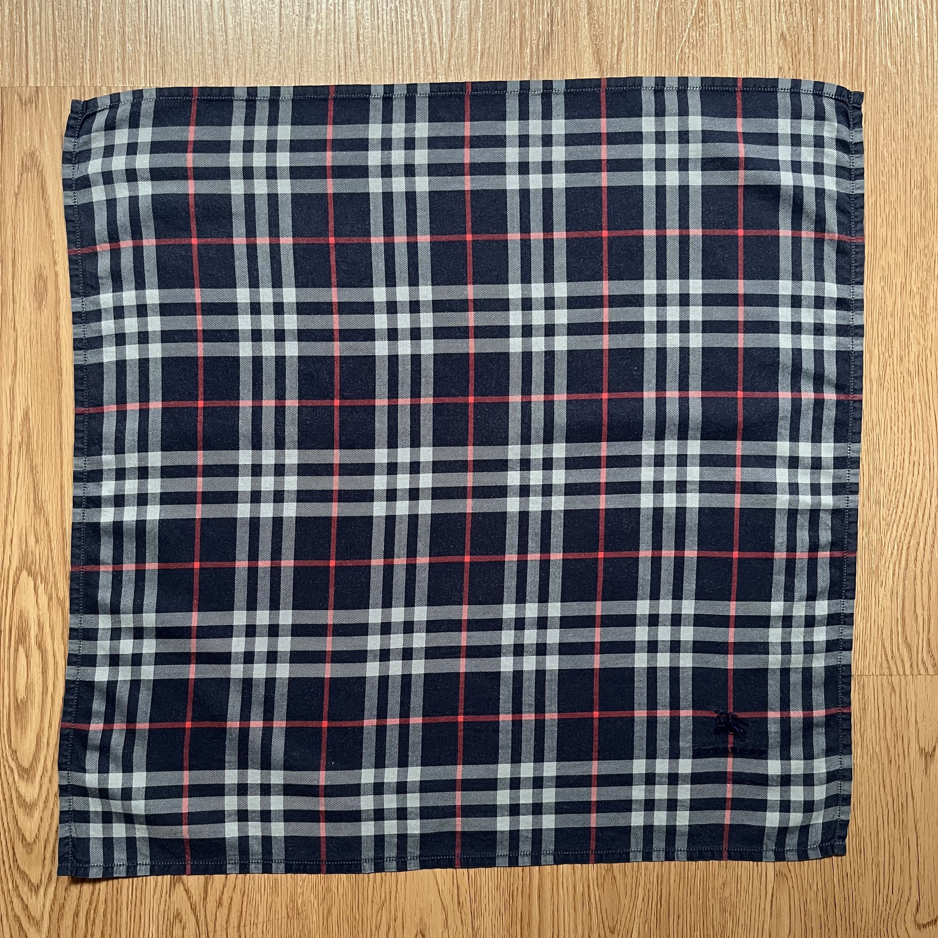 Burberry vintage burberry Handkerchief Size ONE SIZE - 1 Thumbnail