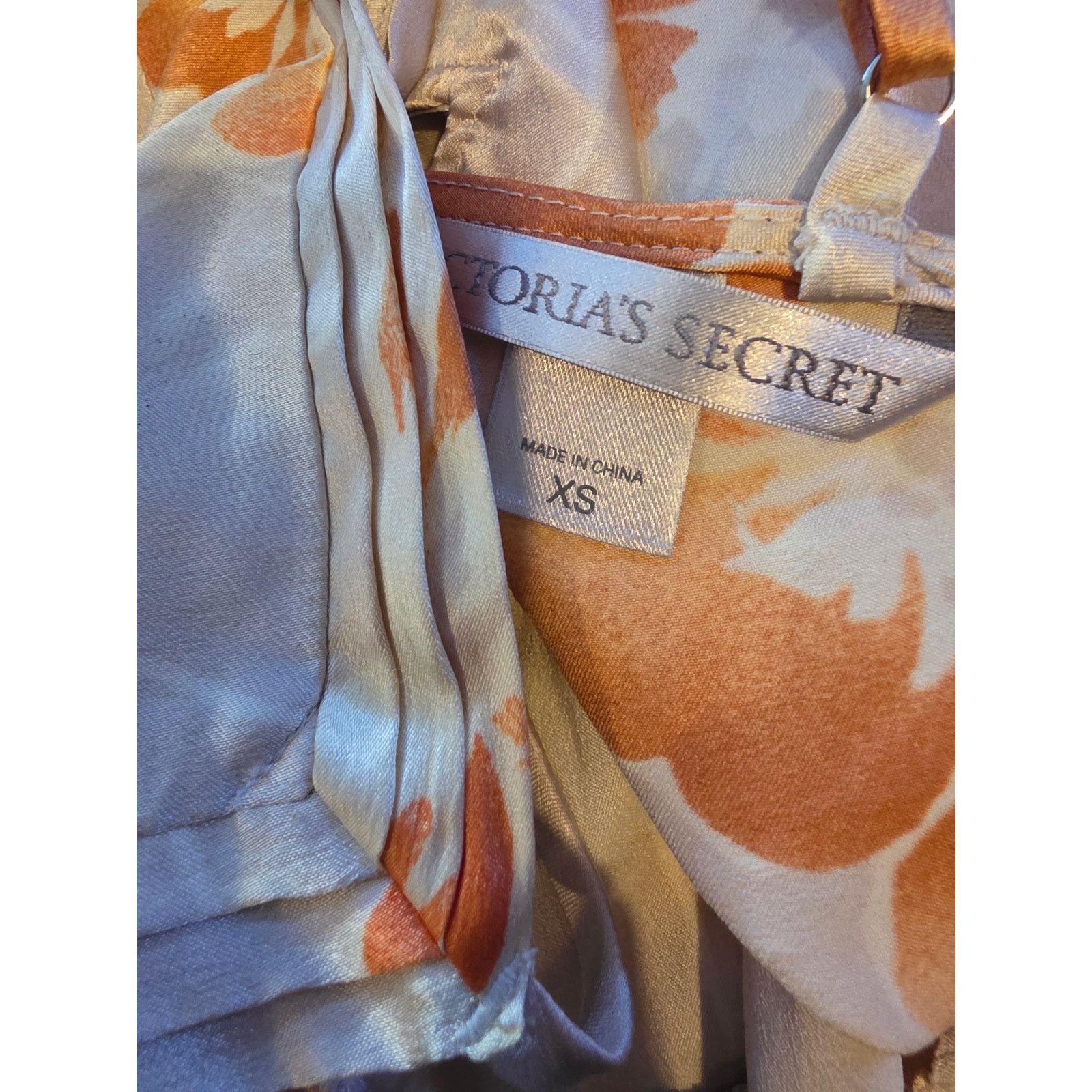 Victoria's Secret Victoria's Secret Night Gown XS Womens Silky Feel Multicolor Size ONE SIZE - 4 Thumbnail