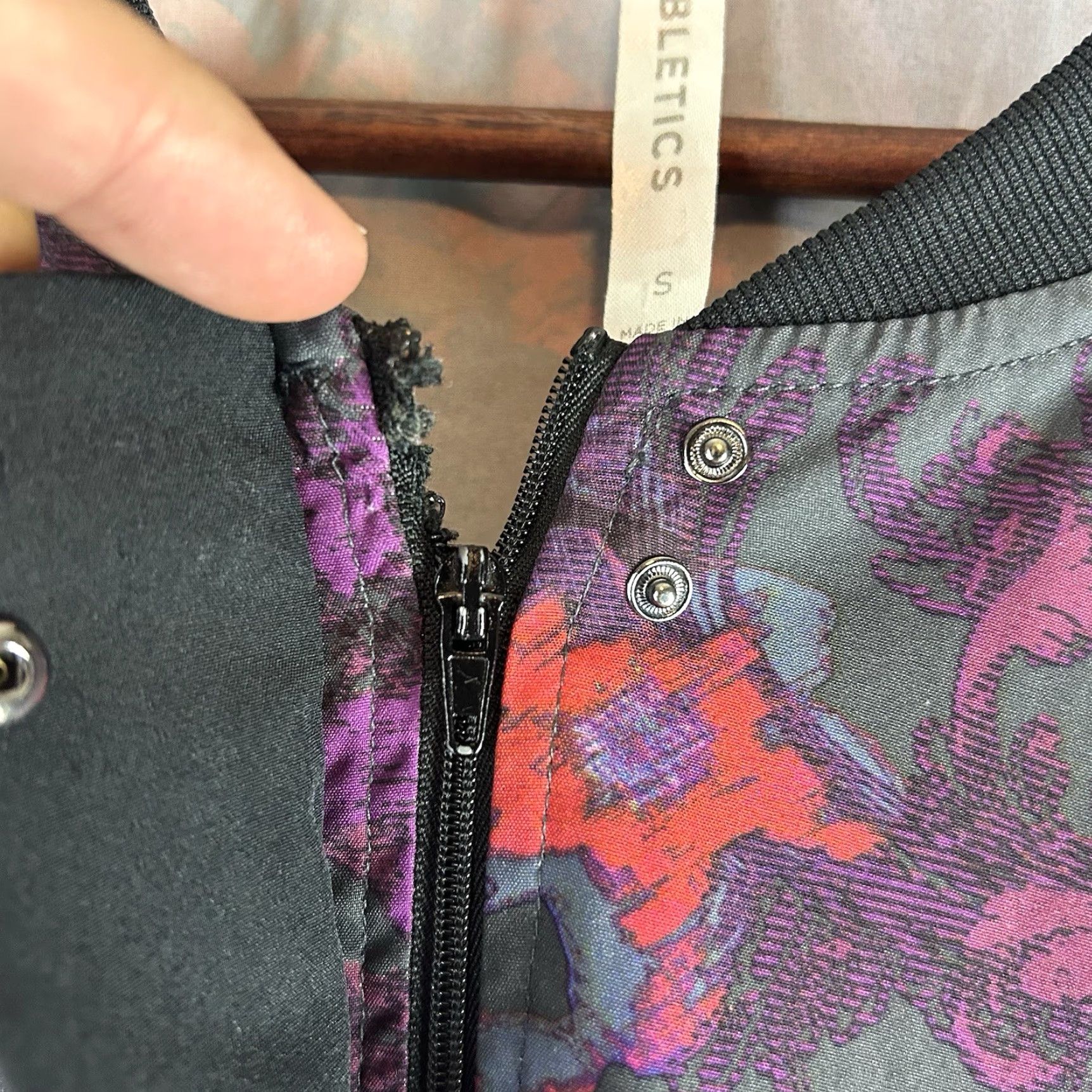 Fabletics Fabletics Ithaca Floral Lightweight Zip Up Athletic Bomber Jacket Small Size S / US 4 / IT 40 - 4 Thumbnail