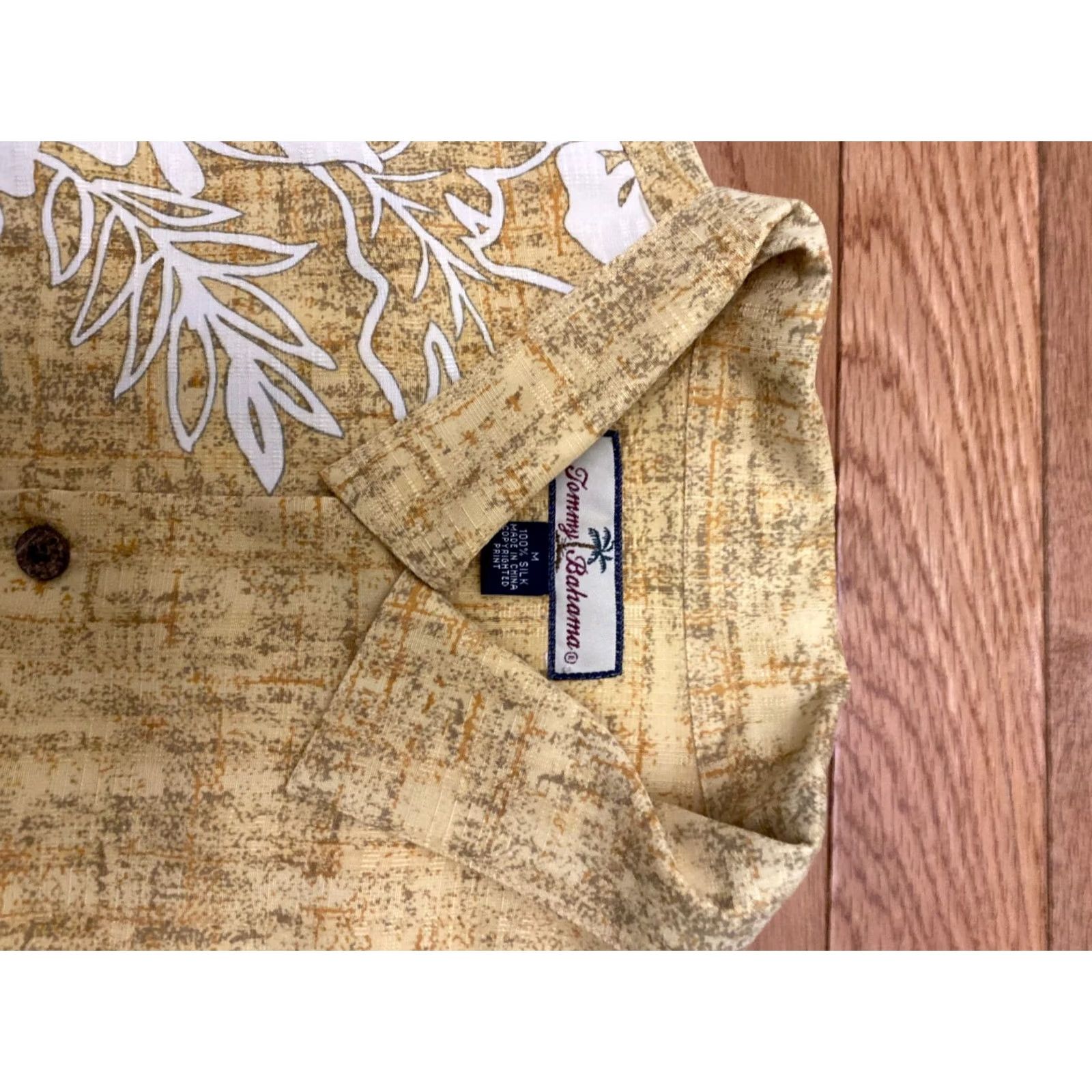 Tommy Bahama VINTAGE Tommy Bahama Hawaiian Aloha Shirt Cotton Silk Size M Men Palm Leaves Green Blue Pocket Button-Up Short Sleeve Size US M / EU 48-50 / 2 - 4 Thumbnail