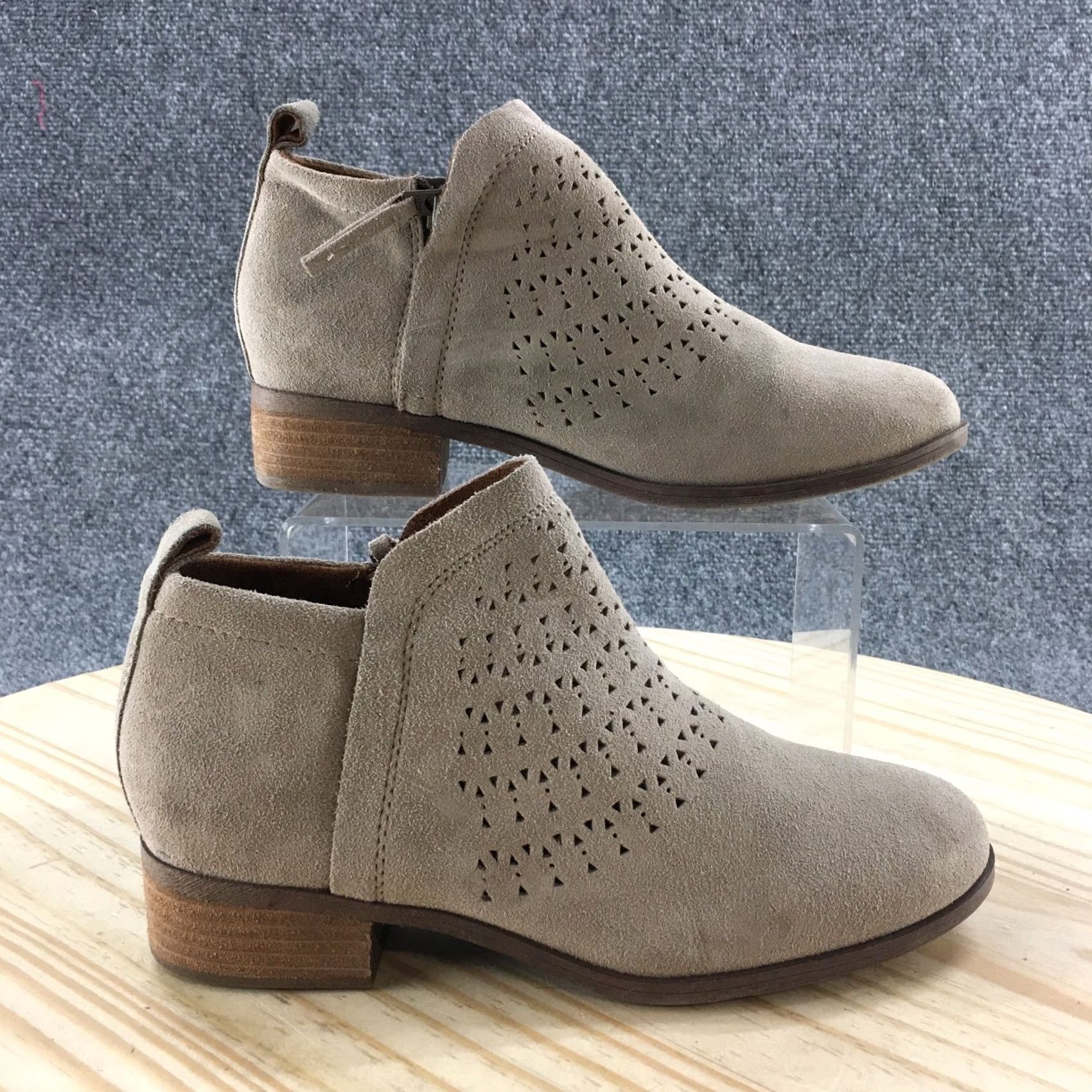 Toms TOMS Boots Womens 6.5 Deia Bootie Beige Perforated Casual Block Heels Ankle Top Boots Size M / US 6-8 / IT 42-44 - 2 Thumbnail