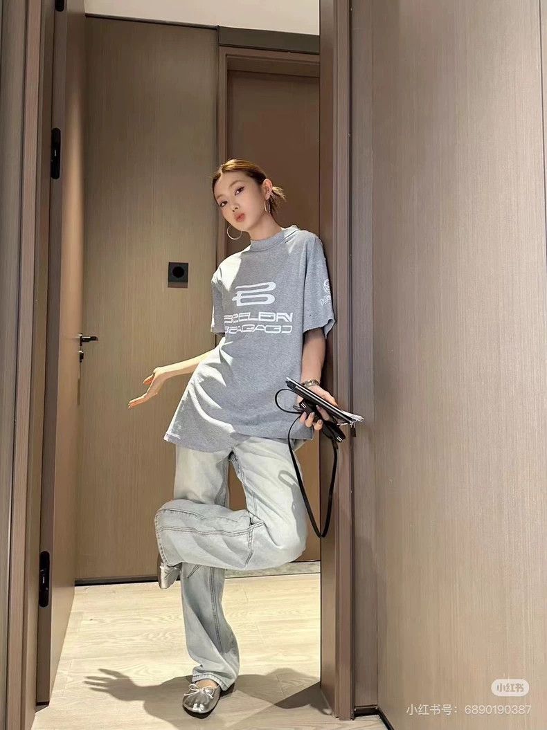 Balenciaga Balenciaga Black AI generates damaged short-sleeved ash. Size US L / EU 52-54 / 3 - 6 Thumbnail