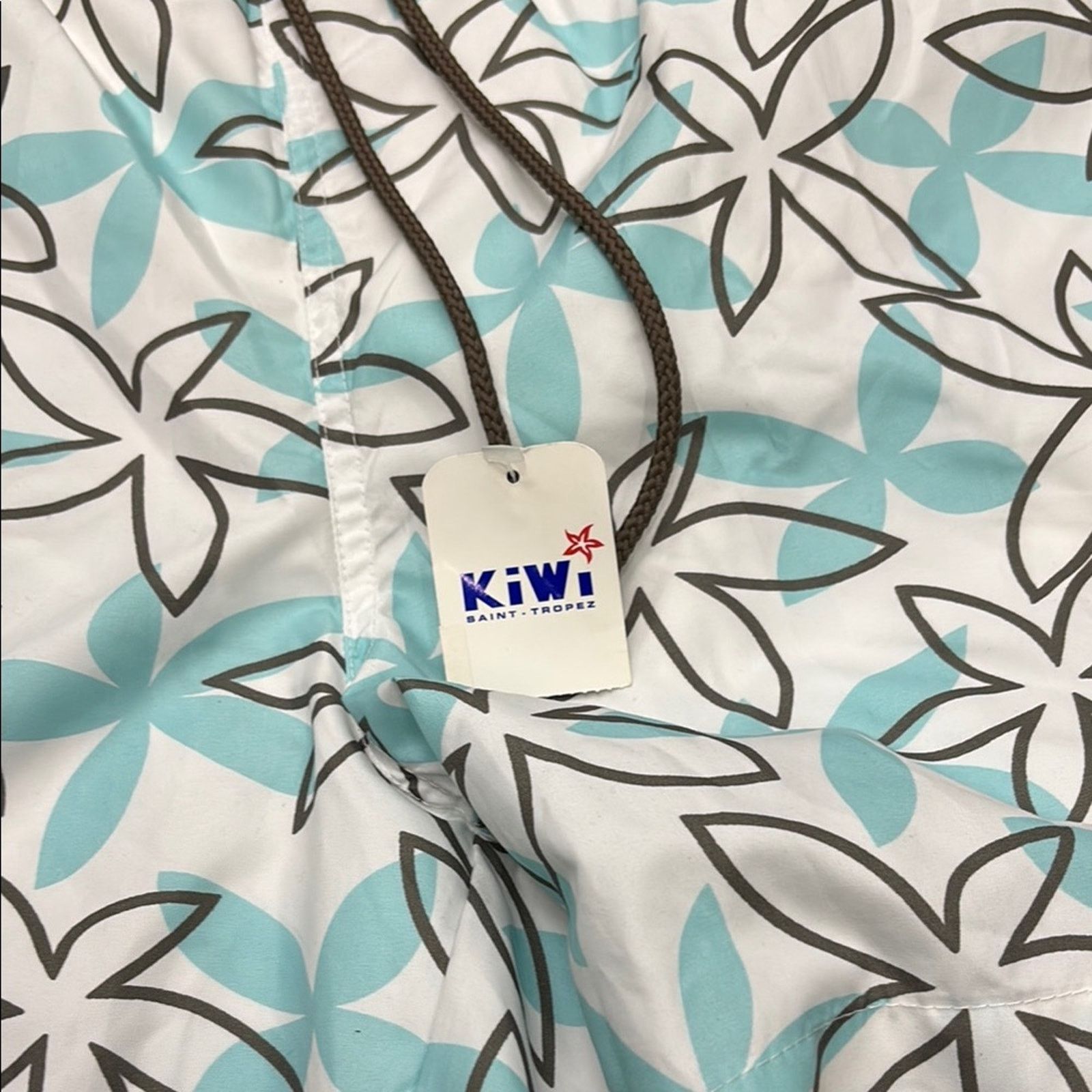 Other NWT Kiwi Women's Floral Athletic Shorts White Light Blue XXL Size US 44 / EU 60 - 2 Thumbnail