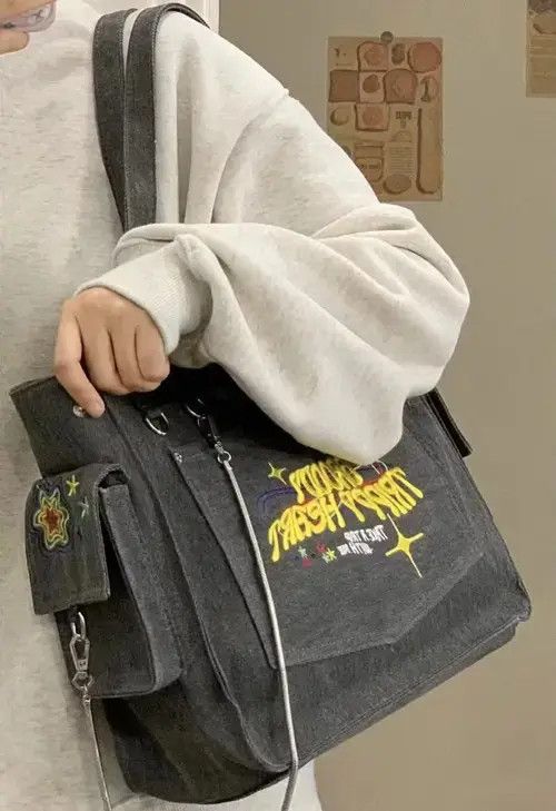 Individualized Shirts Fashion embroidery tote bag with chain vintage Size ONE SIZE - 4 Thumbnail