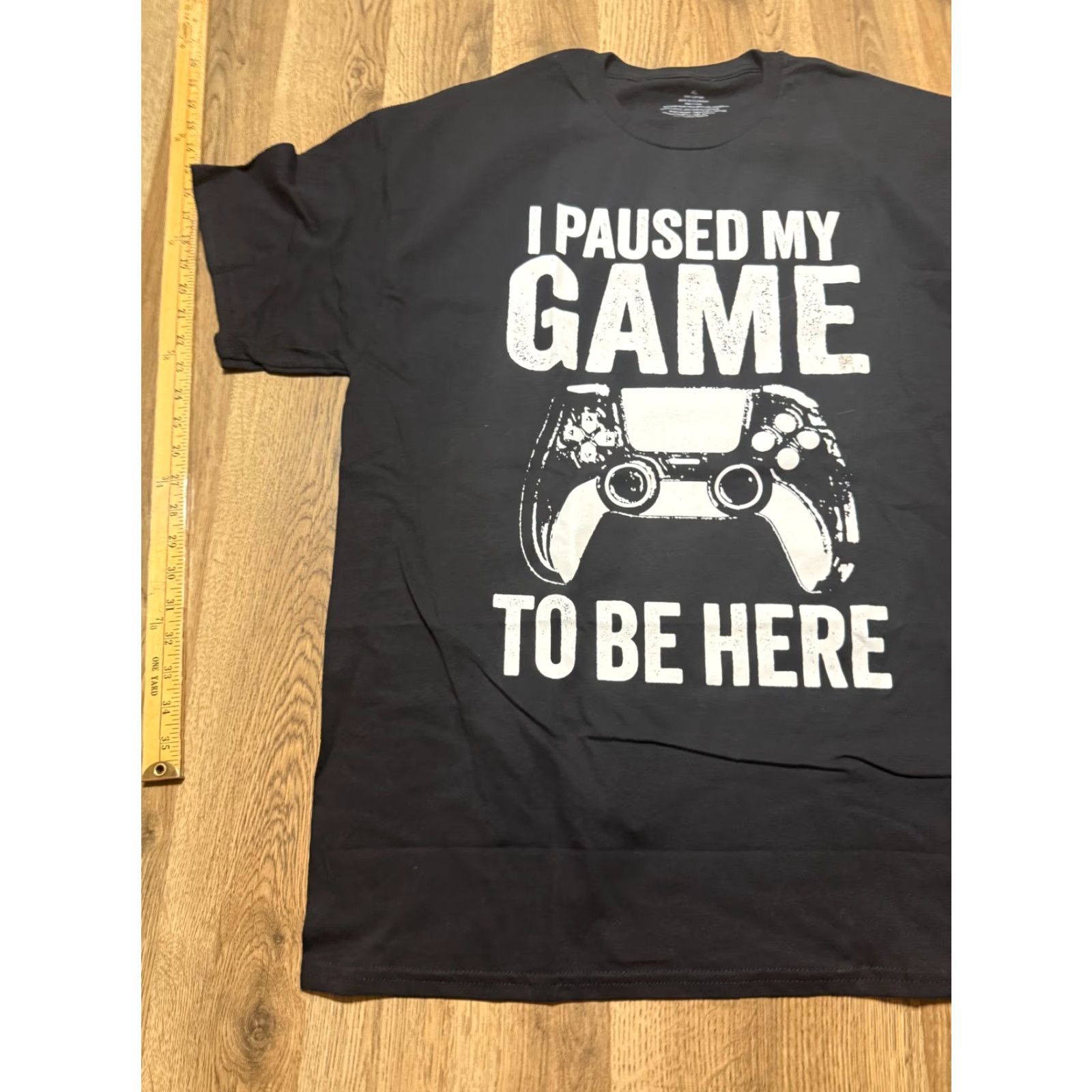 Vintage Shirt Men's Size Medium Black White "I paused my game to be here" Print Shirt Mens Medium Black White All Seasons 2020-2029 T-Shirt Size US M / EU 48-50 / 2 - 3 Thumbnail