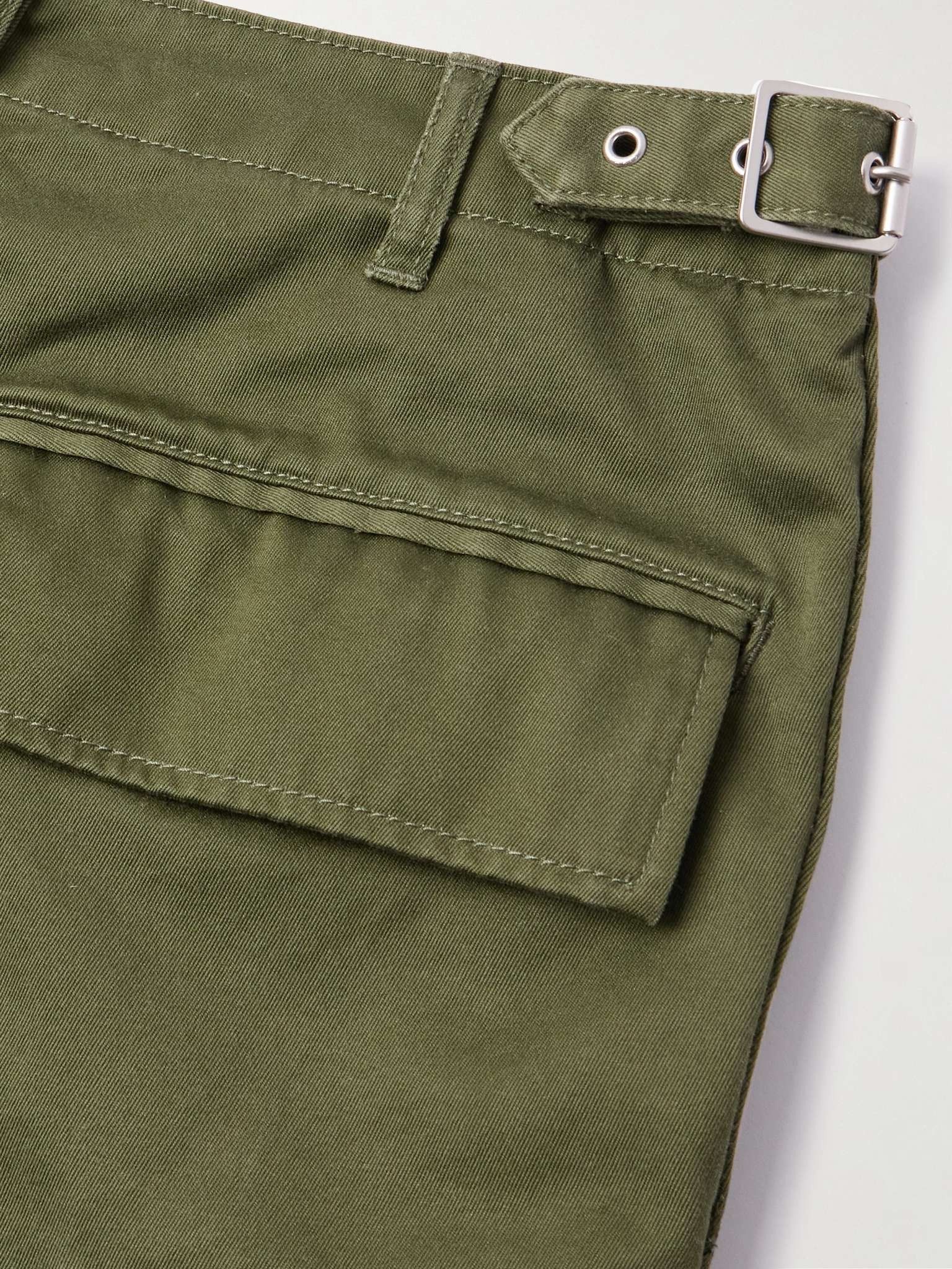 Celine o1w1db10525 2Z3834 Short in Military Green Size US 34 / EU 50 - 3 Thumbnail