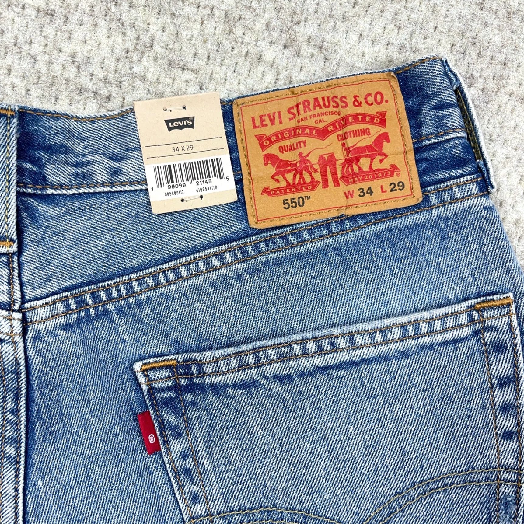 Levi's VINTAGE Levi's 550 Jeans Men 34x29 Relaxed Fit Distressed Blue 100% Cotton Levi's Jeans Men Regular Size 34 Size US 34 / EU 50 - 4 Thumbnail