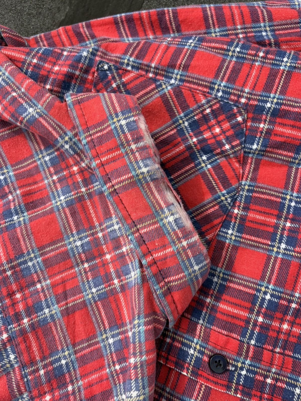 Vintage Vintage Red Plaid Flannel Shirt 90s Grunge Distress Workwear Size US M / EU 48-50 / 2 - 3 Thumbnail