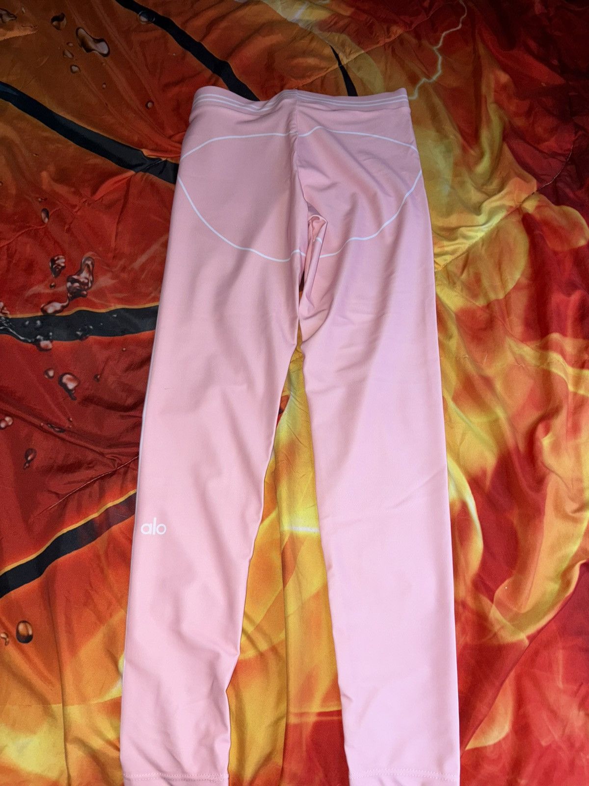 Alo Yoga Alo Yoga Light Pink Matching Set NWT Size 28" / US 6 / IT 42 - 4 Thumbnail