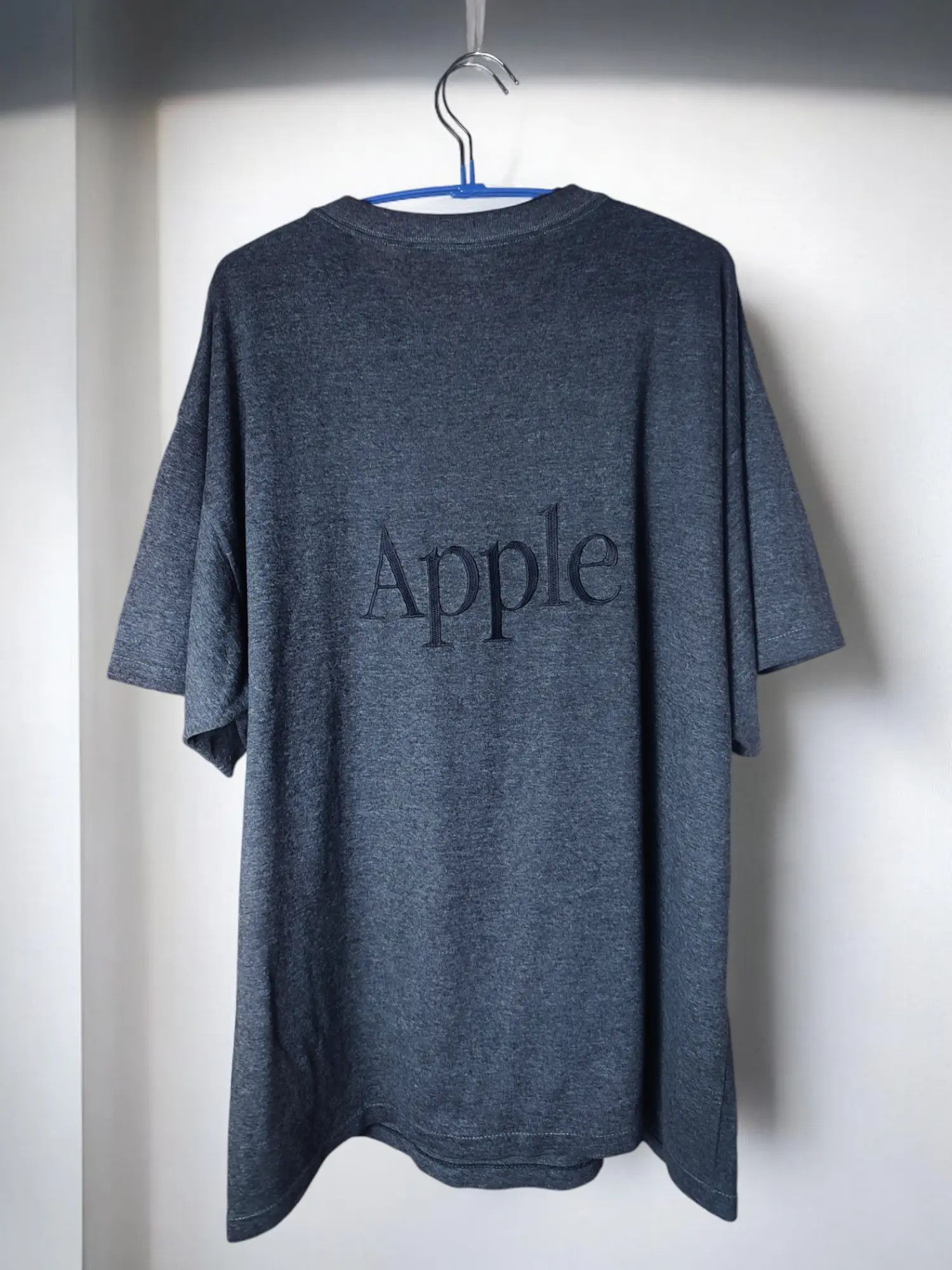 Apple Apple Big Logo Embroidered vintage 80's Merch T shirt Size US XL / EU 56 / 4 - 1 Thumbnail