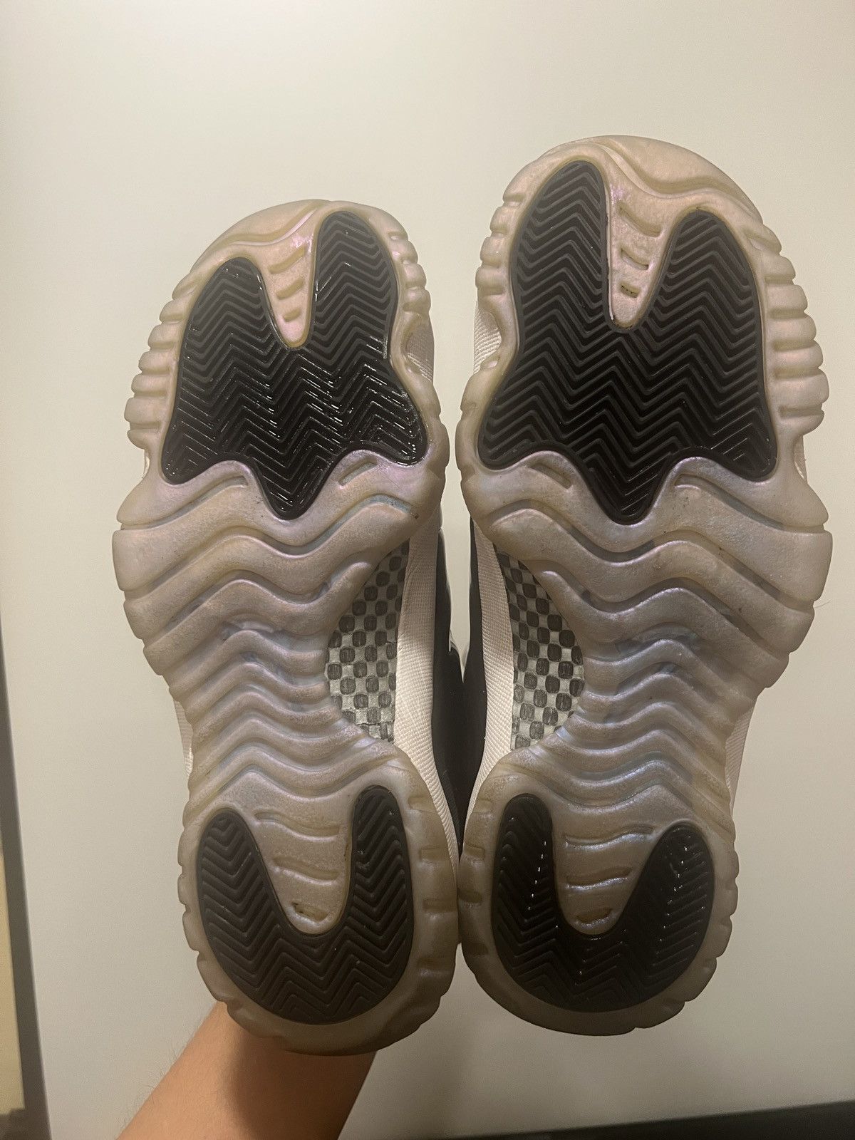 Jordan Brand SIZE 8 MEN - Nike Air Jordan 11 Retro Low Emerald Black Size US 8 / EU 41 - 7 Thumbnail