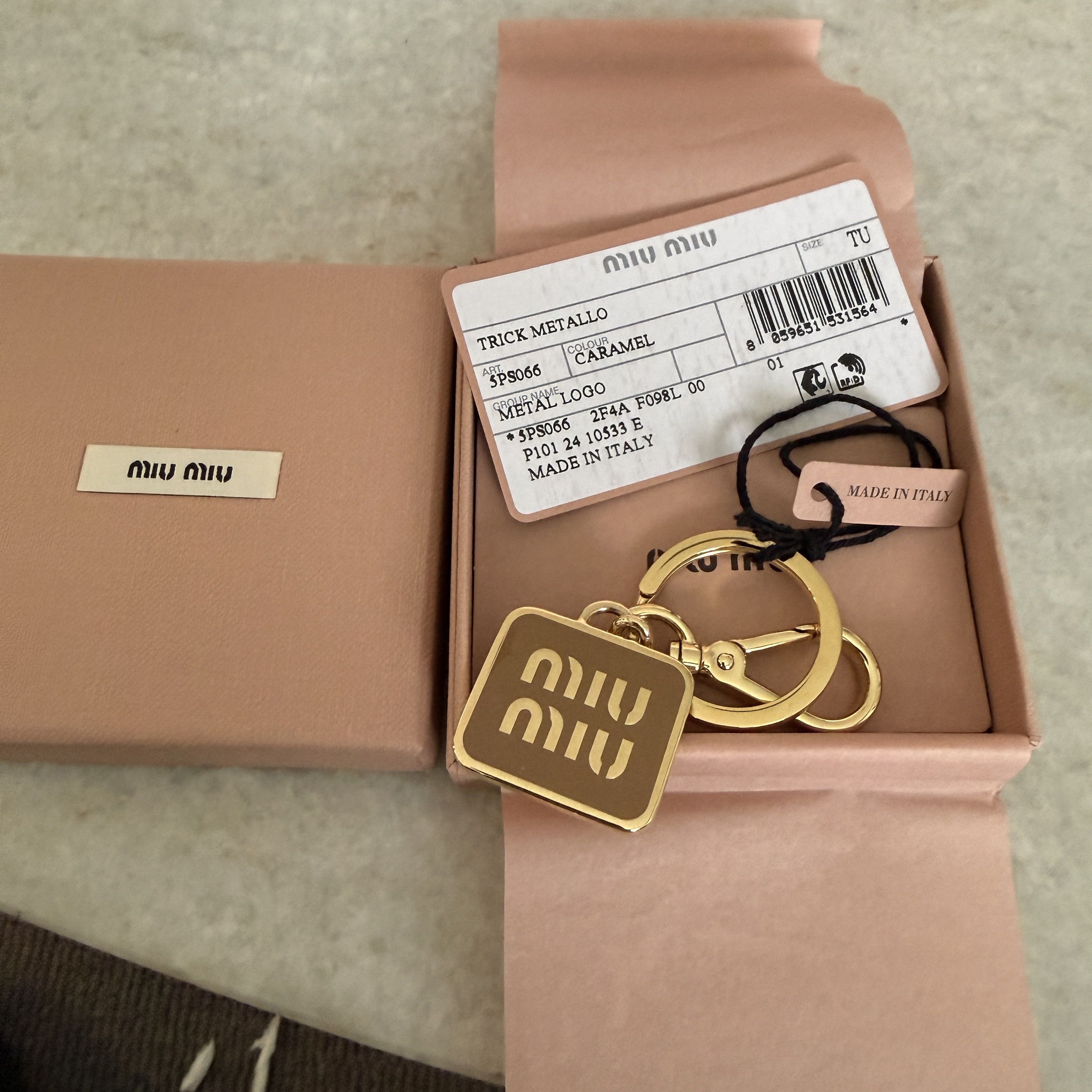 Miu Miu Miu Miu 5PS066 Metal Key Chain Logo, gold and caramel in box Size ONE SIZE - 4 Thumbnail