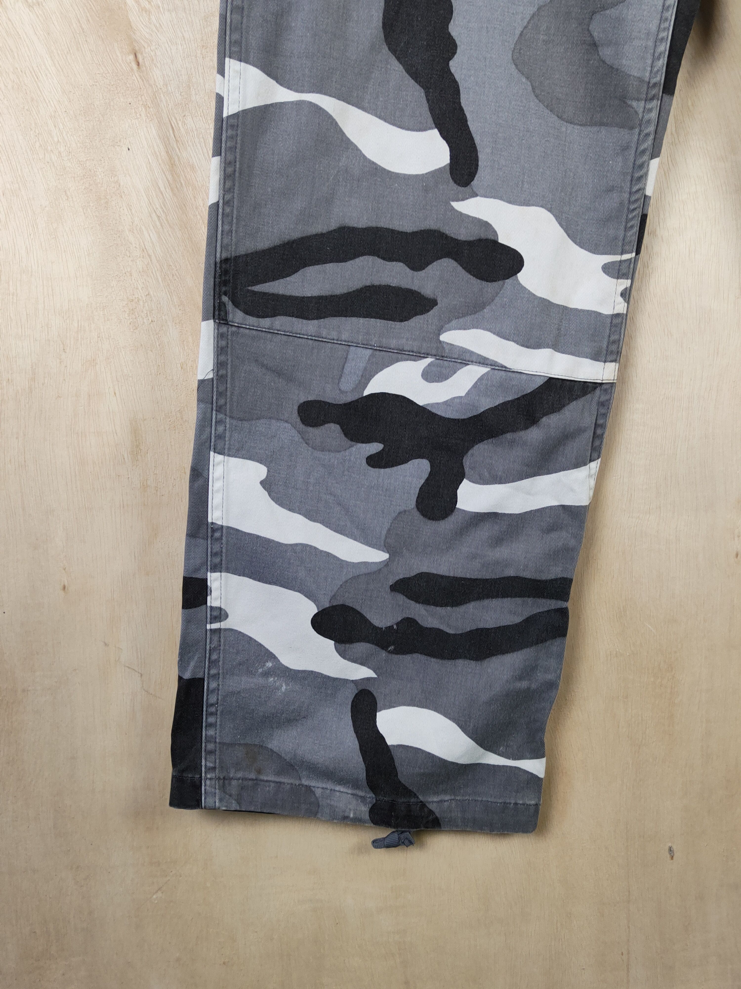 Japanese Brand U.S.N Camouflage Multipocket Tactical Cargo Pants #S2539 Size US 31 - 4 Thumbnail