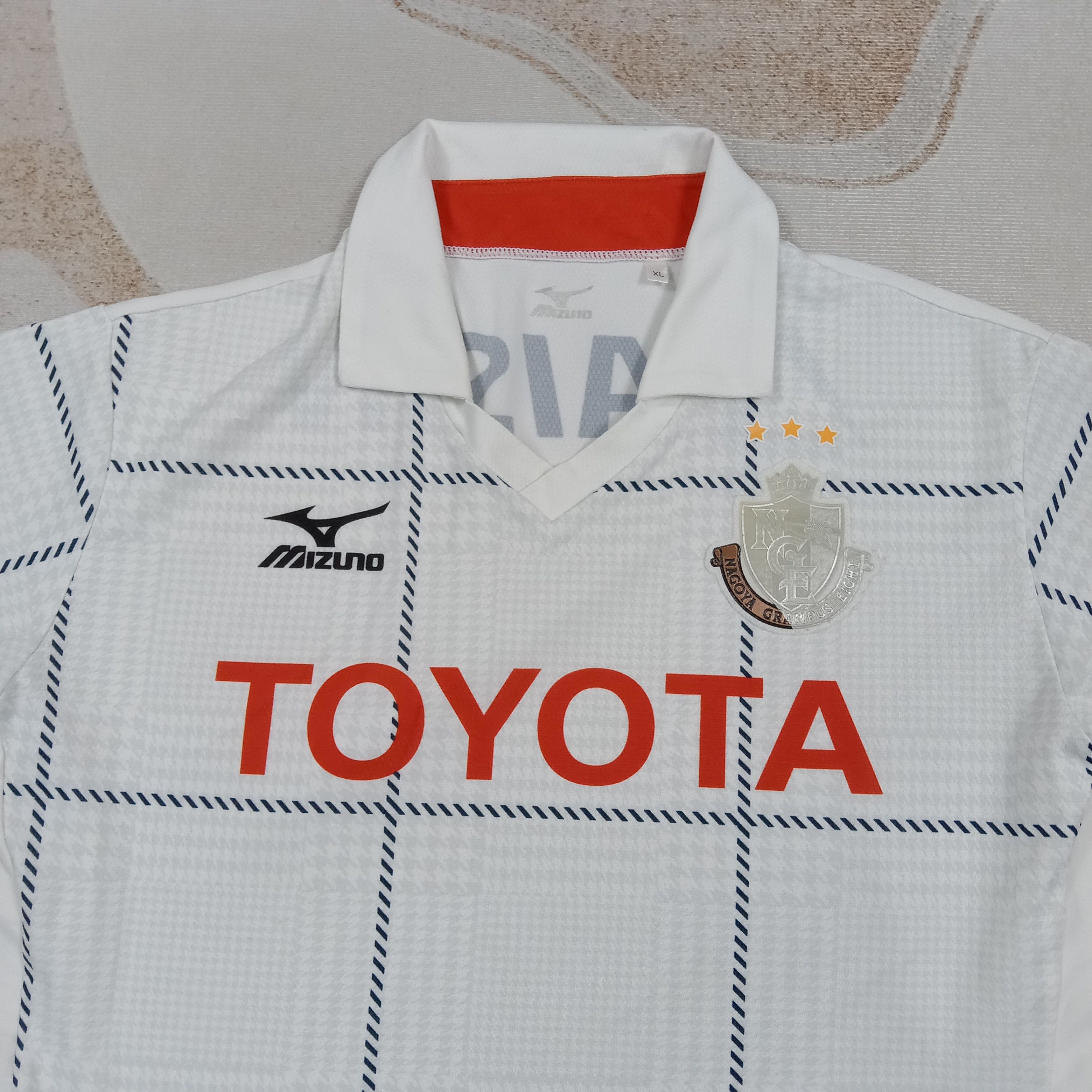 Mizuno J-League Nagoya Grampus Eight Soccer Jersey C285N56 Size US M / EU 48-50 / 2 - 2 Thumbnail