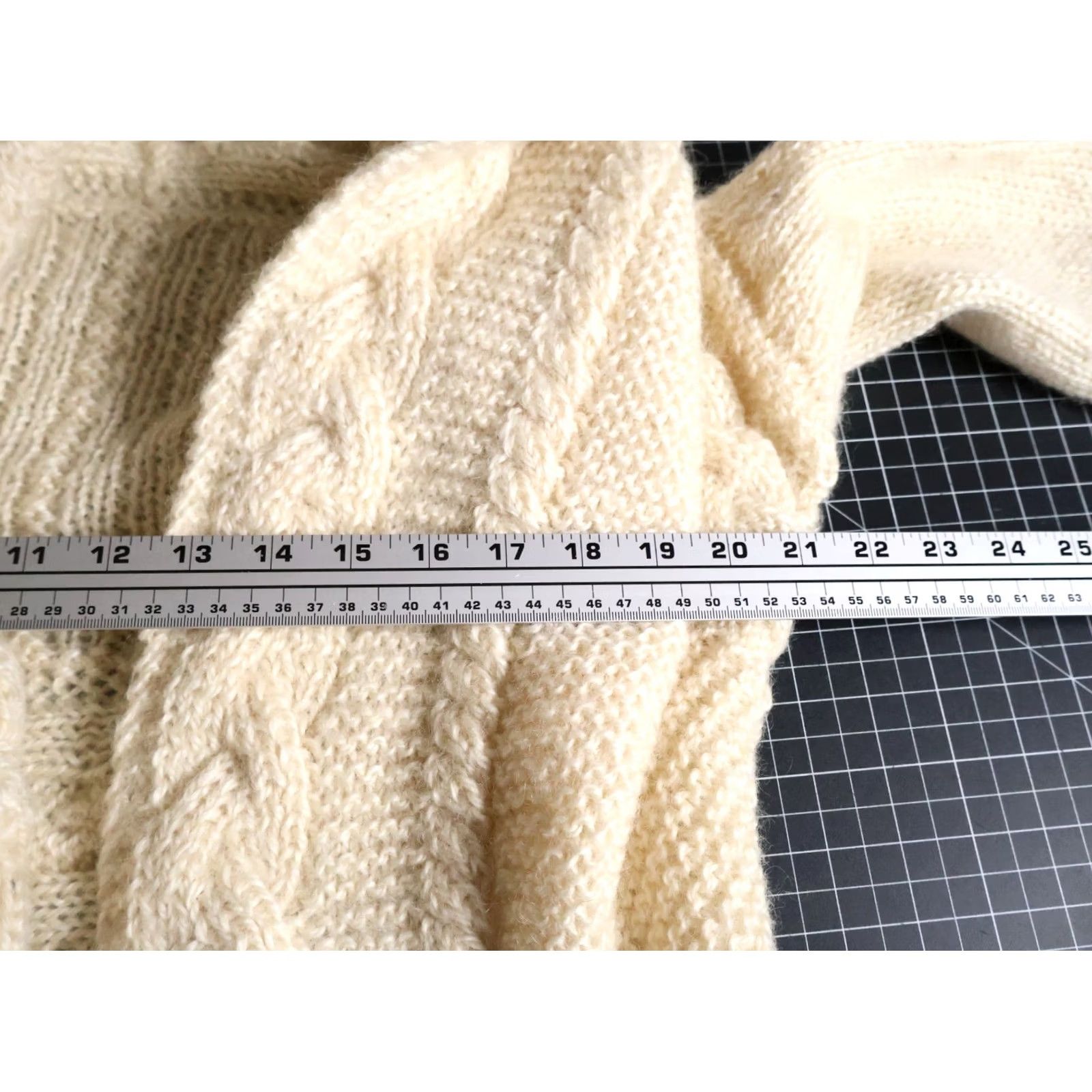 Vintage VINTAGE Wool Mohair Cardigan Sweater Women's Large Ivory Shawl Collar Knit Open Chunky-Knit Size L / US 10 / IT 46 - 5 Thumbnail