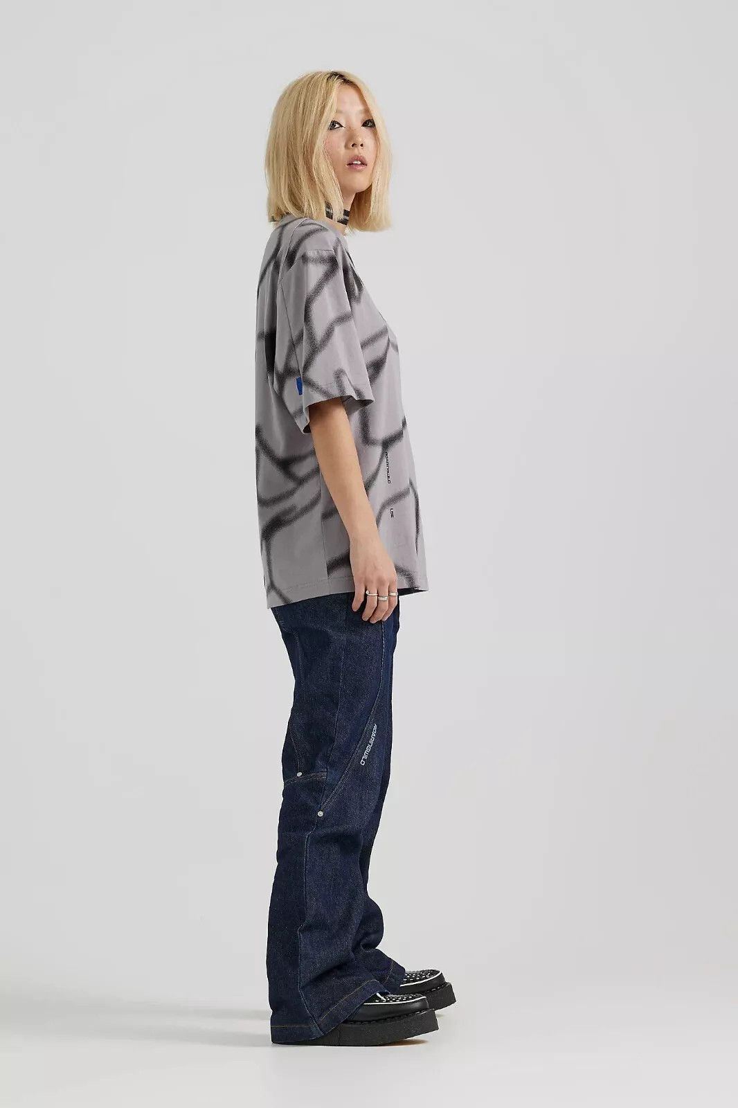 Lee Unisex Lee x ROARINGWILD Oversized Tee in Silver Filigree Size US L / EU 52-54 / 3 - 3 Thumbnail