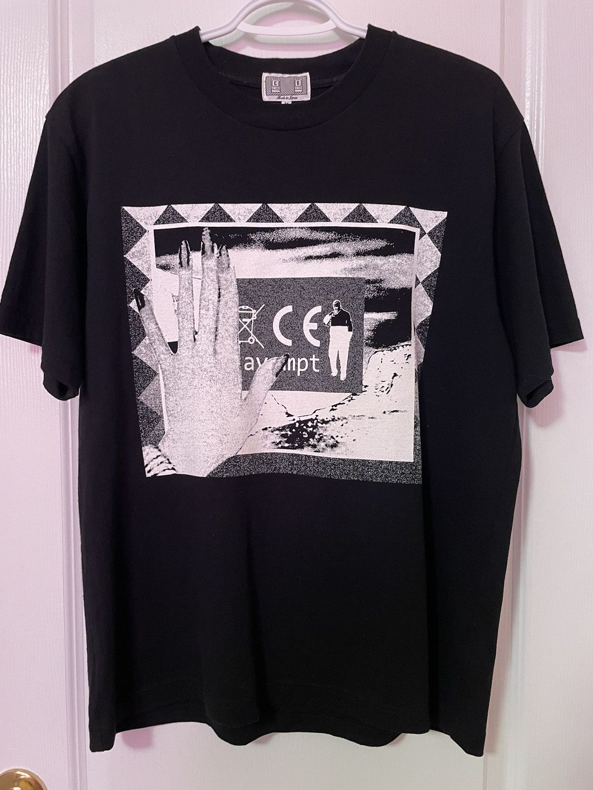 cav empt hand tee