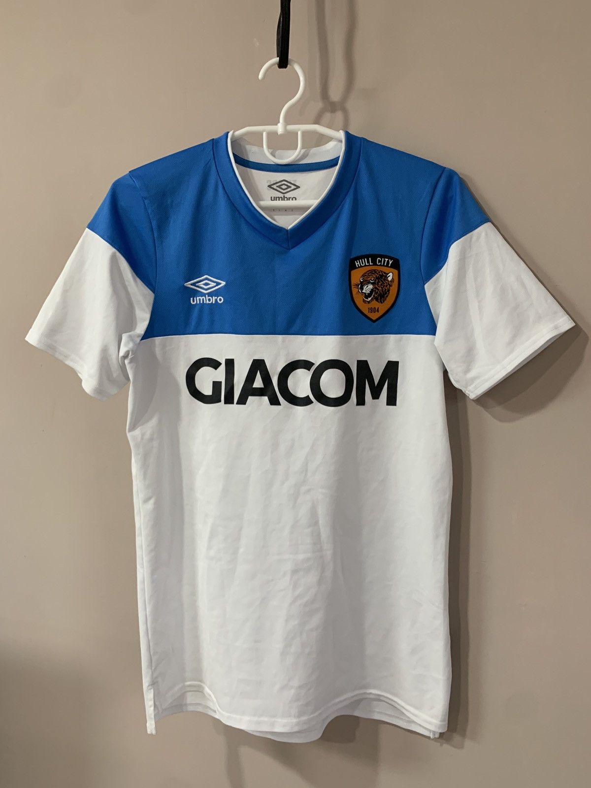 Umbro Hull City Home Football Shirt Umbro Soccer Jersey Size S Size US S / EU 44-46 / 1 - 1 Thumbnail