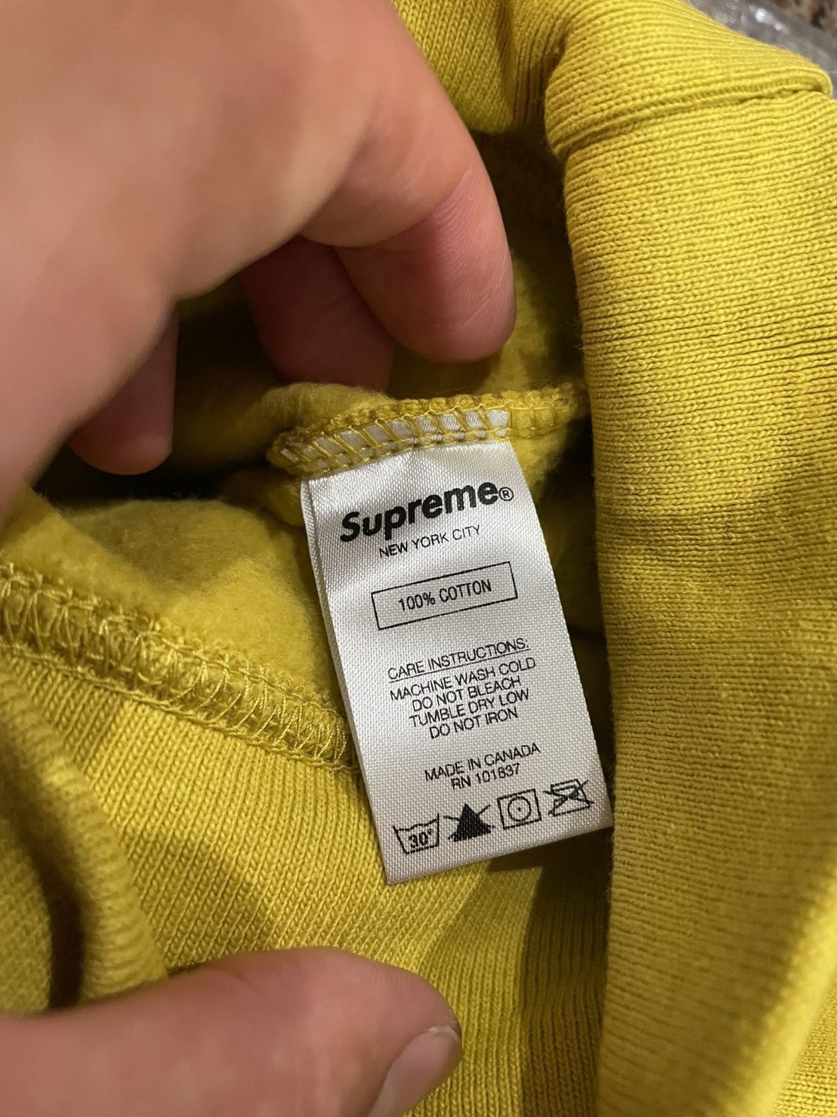 Supreme Supreme World Famous Crewneck (Large) Size US L / EU 52-54 / 3 - 5 Thumbnail
