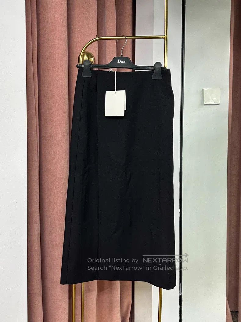 The Row The Row size 0 Black Slim Fit Wool Split Hem Skirt Size 42" / US 20 - 1 Thumbnail