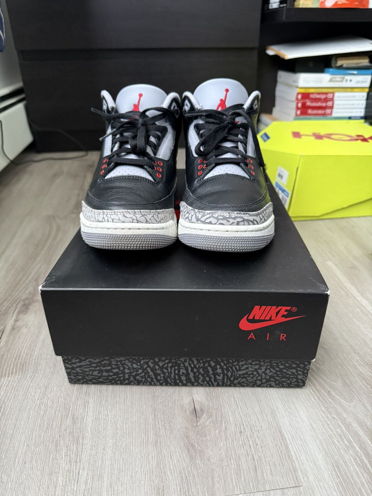 Jordan Brand NIKE AIR JORDAN 3 OG BLACK CEMENT (2024) Size US 8.5 / EU 41-42 - 2 Thumbnail