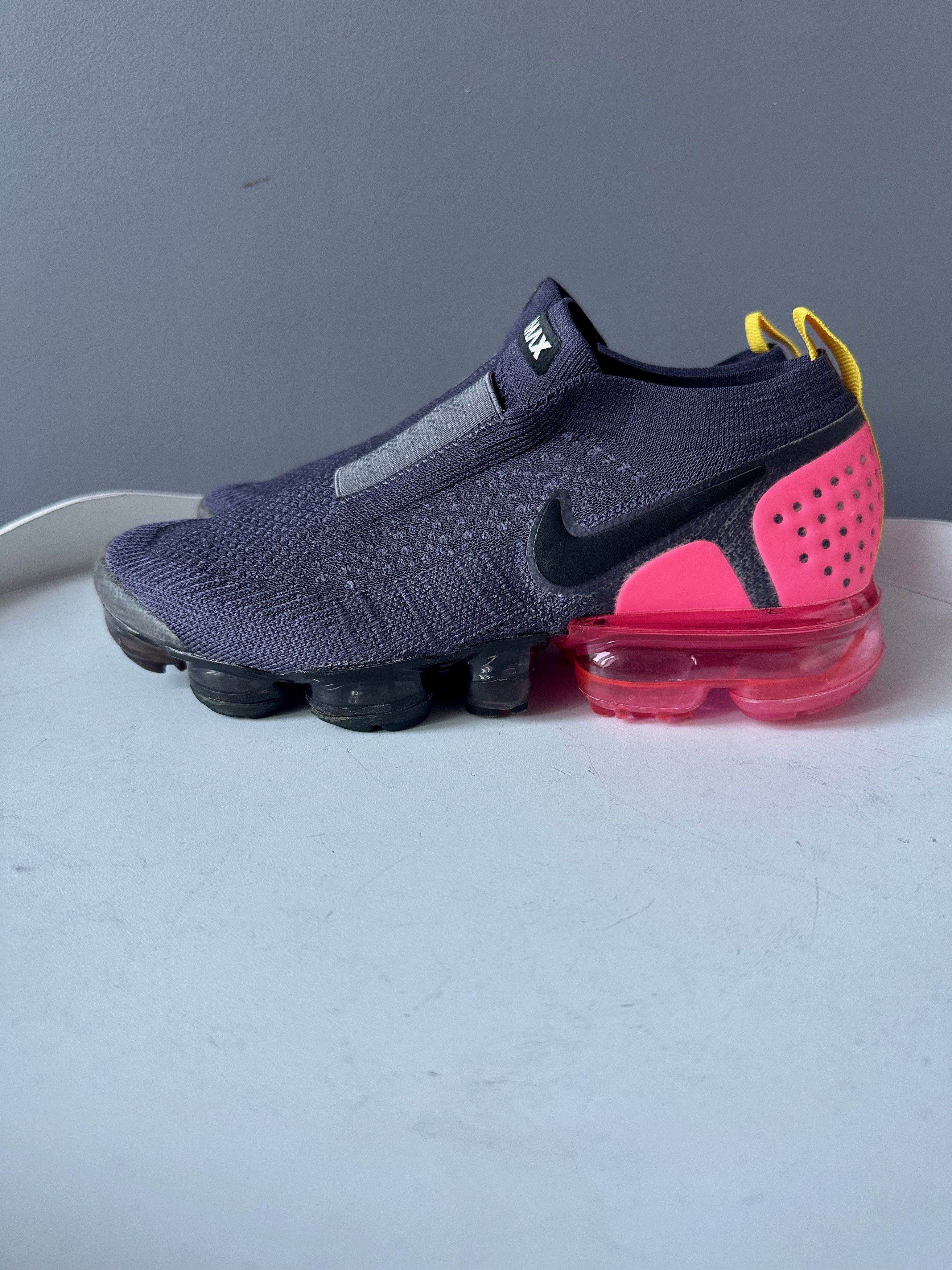 Nike Nike Wmns Air VaporMax Moc 2 'Pink Blast' low top sneakers Size US 7 / IT 37 - 2 Thumbnail