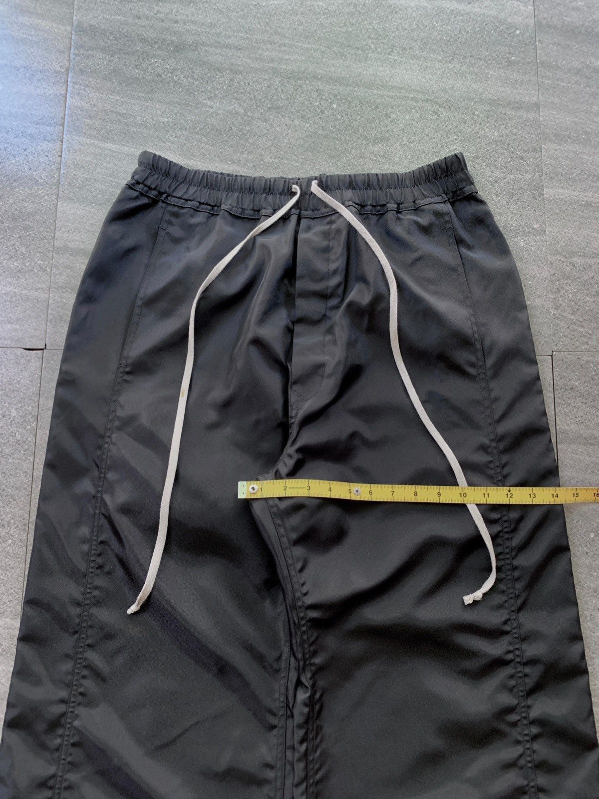 Rick Owens FREE TAX! Nylon Wideleg Pusher Pants Size US 34 / EU 50 - 19 Thumbnail