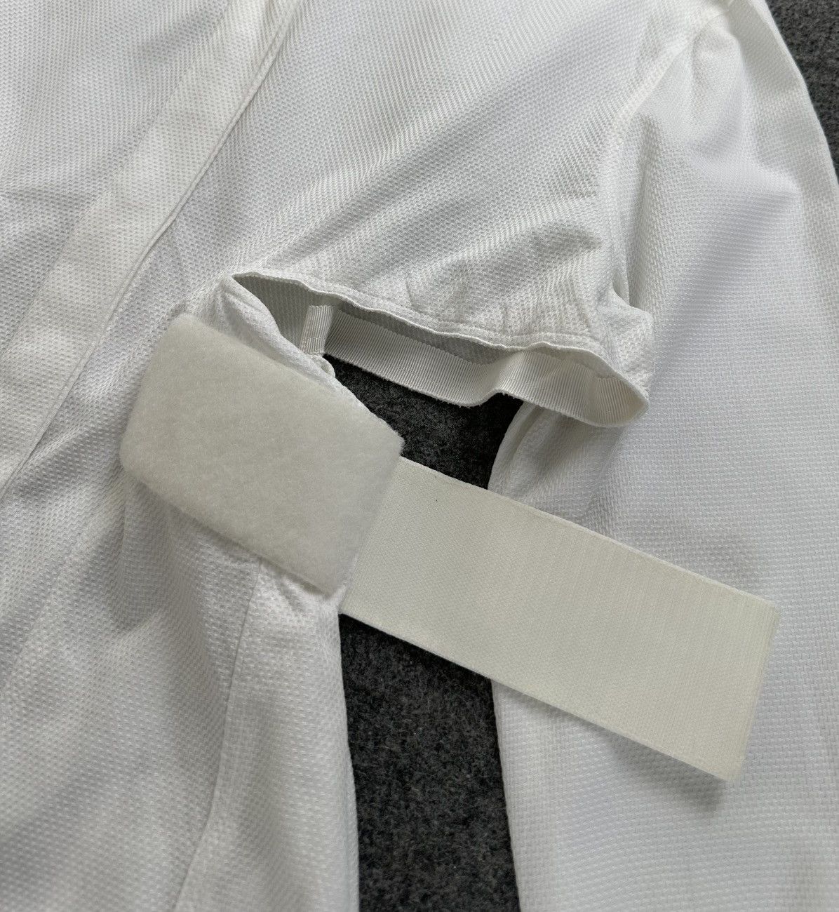 Givenchy Givenchy - Cut Out Slim - Button Down Shirt - Pearl White Size XXS / US 00 / IT 34 - 7 Thumbnail