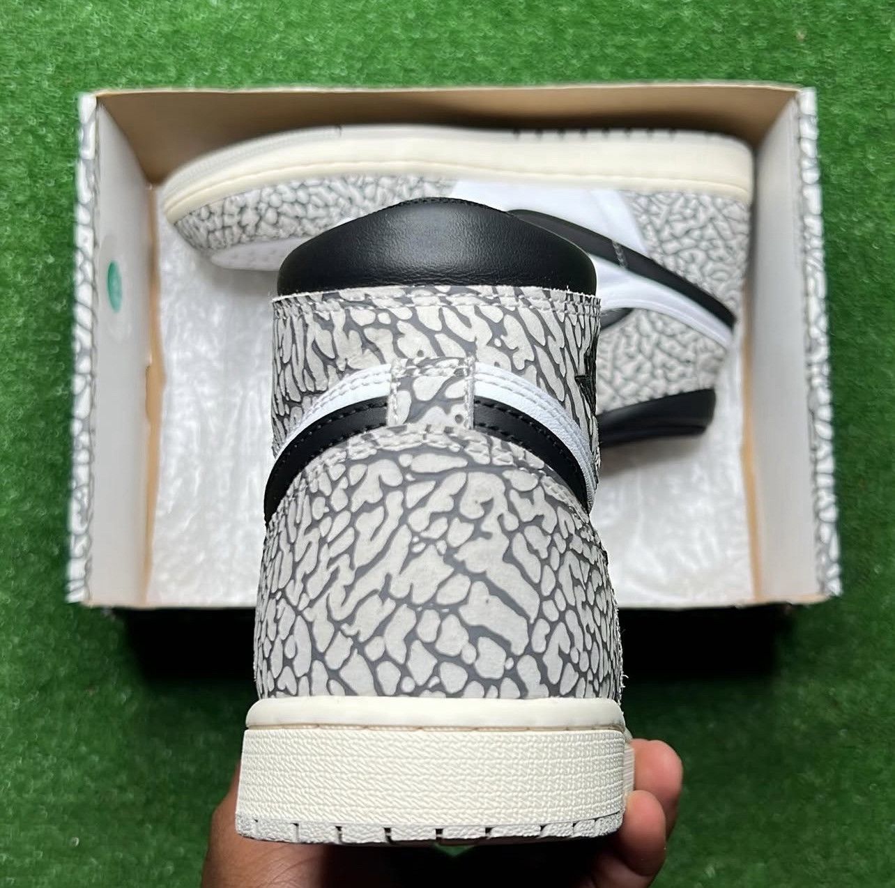 Jordan Brand Air Jordan 1 Retro High OG “White Cement” Size US 8 / EU 41 - 5 Thumbnail