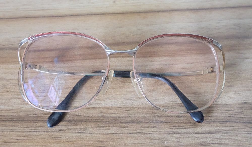 Yves Saint Laurent Vintage Yves Saint Laurent Glasses Gold Red Glitter Trim Size ONE SIZE - 2 Thumbnail