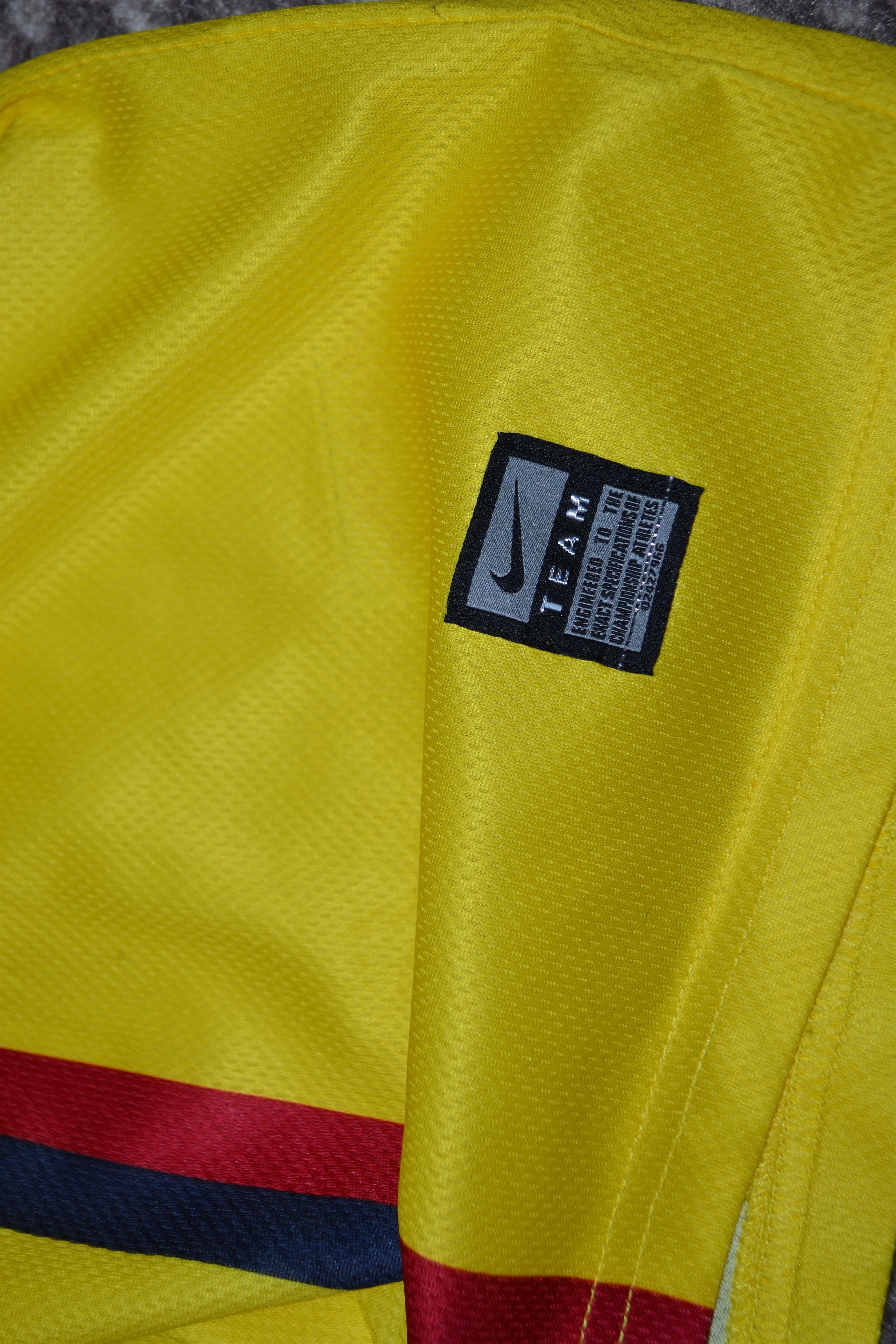 Nike Vintage Barcelona Away 2008 2010 Football Shirt Jersey Size US L / EU 52-54 / 3 - 7 Thumbnail