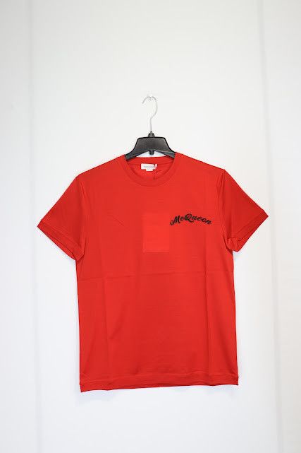 Alexander McQueen o1rshd1 Logo T-Shirt in Red Size US L / EU 52-54 / 3 - 3 Thumbnail