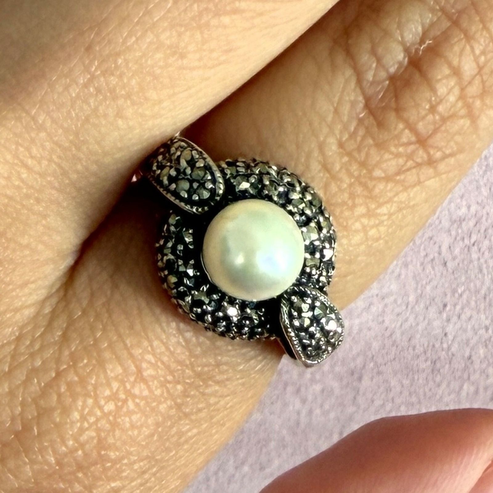 Sterling Silver sterling silver marcasite studded pearl ring size 7 Size ONE SIZE - 1 Thumbnail