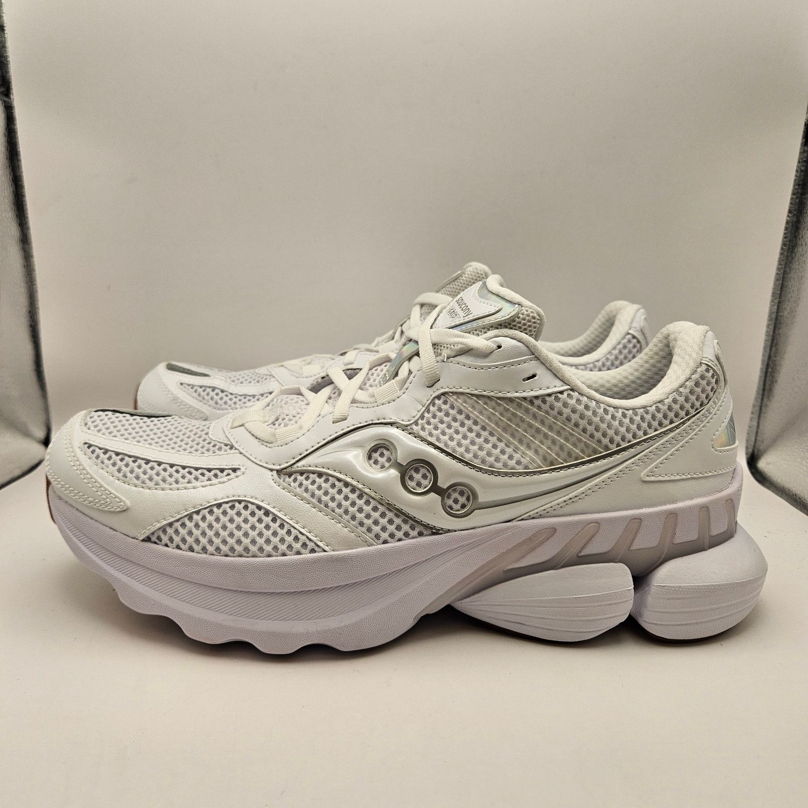 Saucony SAUCONY MEN'S 11 GRID NXT WHITE RUNNING SNKR S70797-4 NWOB Size US 11 / EU 44 - 2 Thumbnail