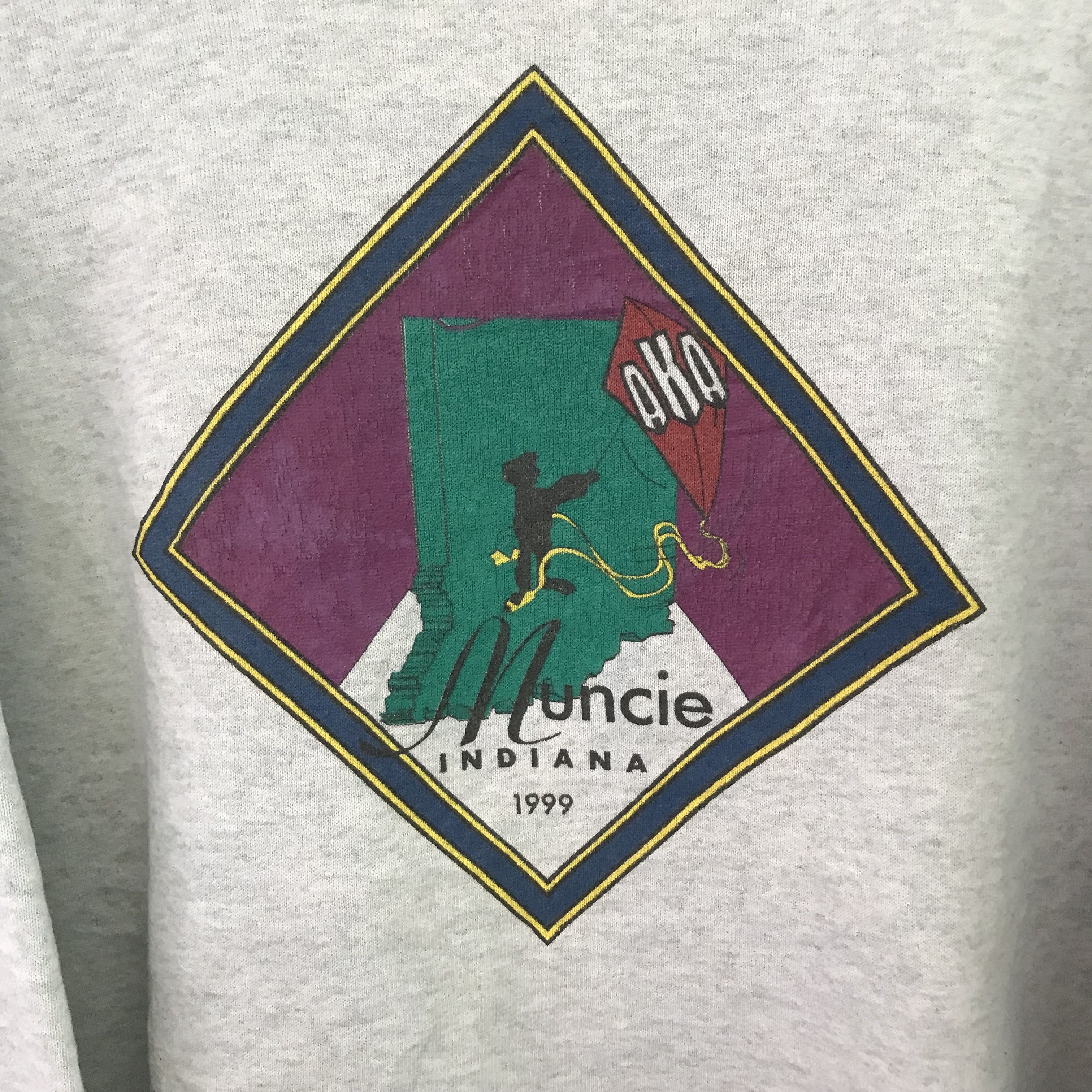 Vintage Vintage 90's Muncie Indiana Gray Sweatshirt - 549 Size US XL / EU 56 / 4 - 9 Thumbnail