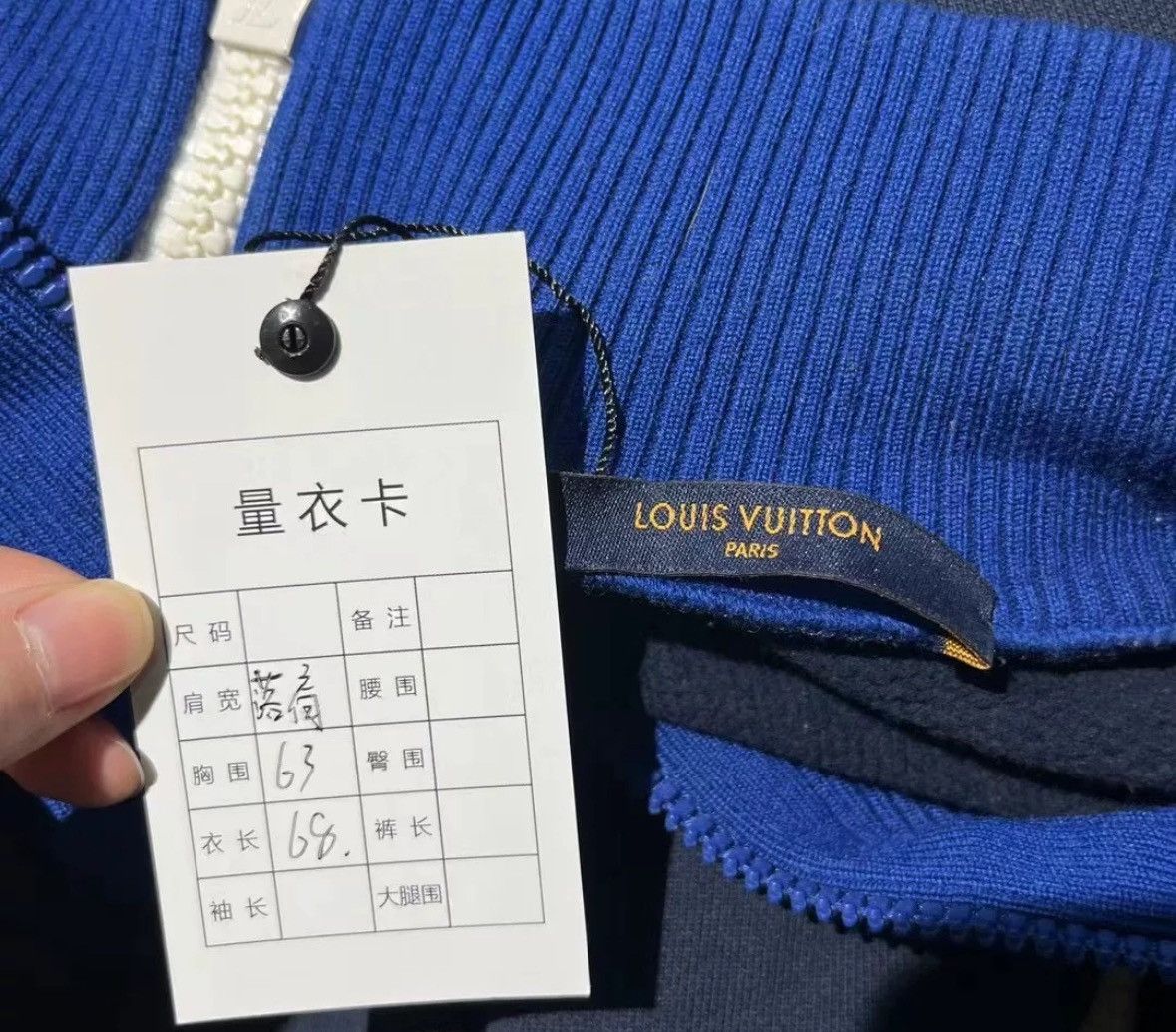 Louis Vuitton Louis Vuitton's latest blue and black color zipper jacket Size US M / EU 48-50 / 2 - 3 Thumbnail