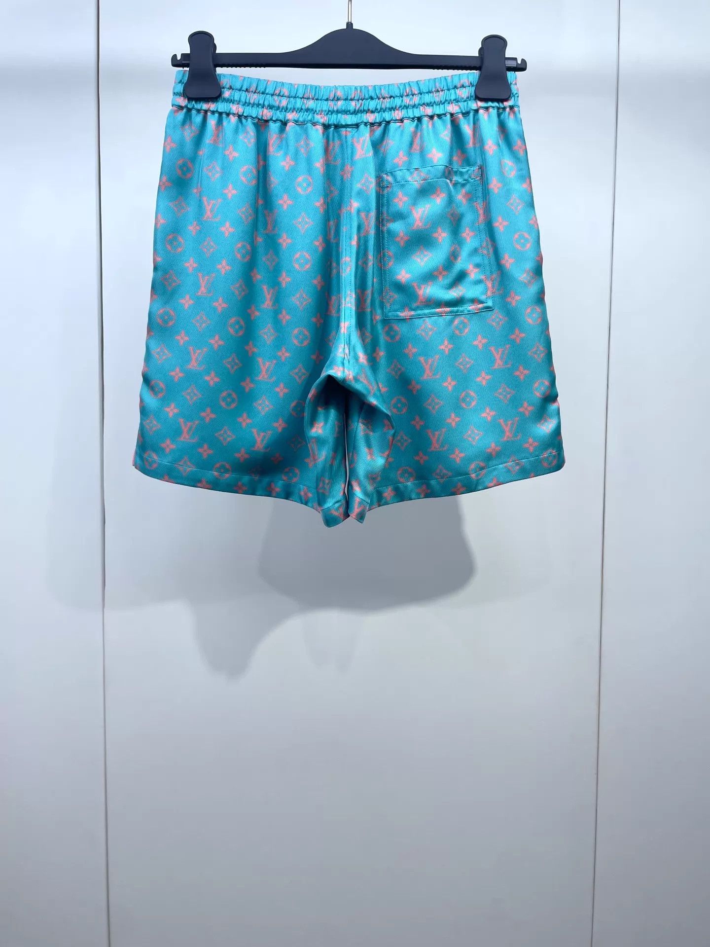 Louis Vuitton LV 25 Monogram Silk Short 44 Size US 28 / EU 44 - 2 Thumbnail