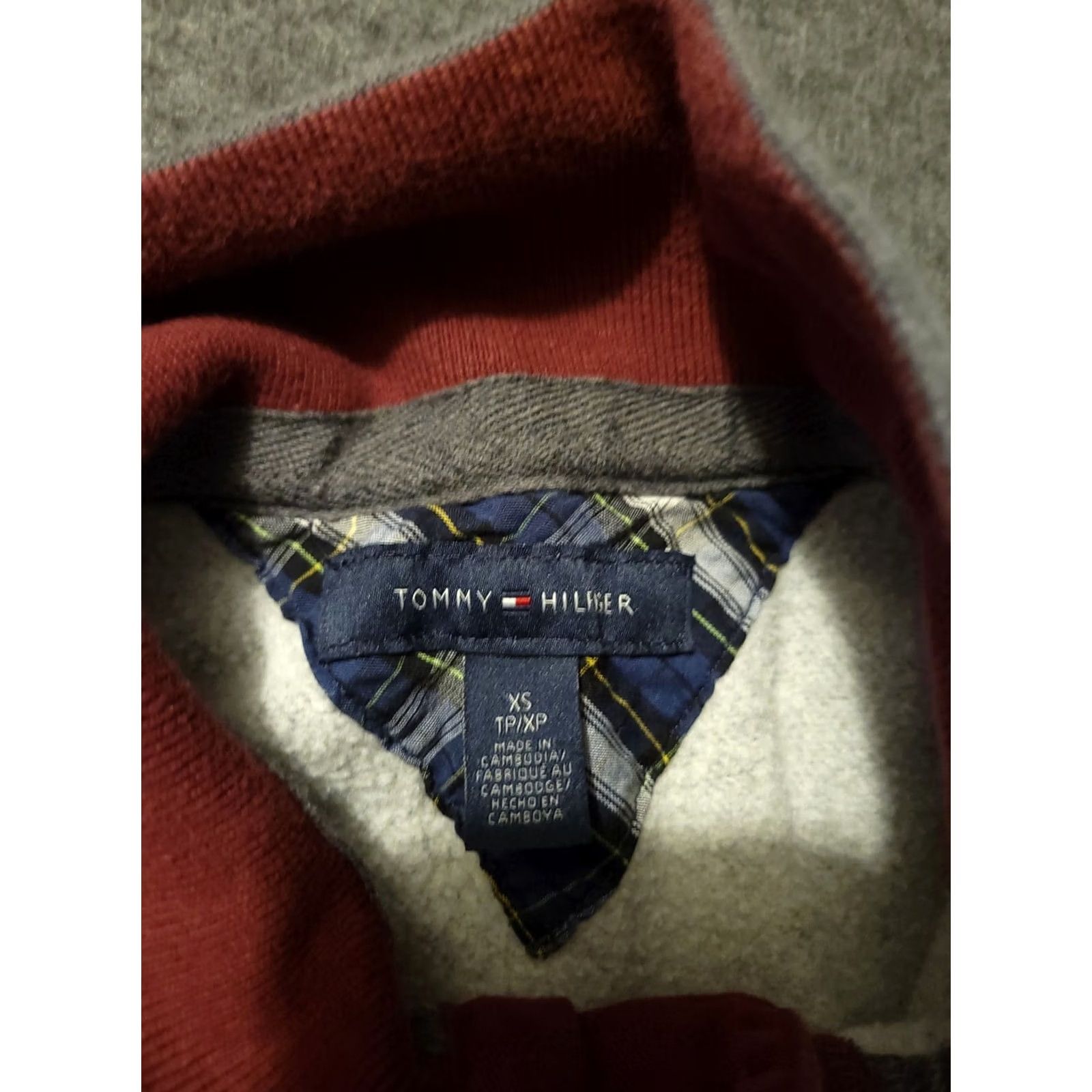 Tommy Hilfiger VINTAGE Tommy Hilfiger 1/4 Button Mens XS Gray Embroidered Fleece Pocket Preppy Casual Shirt Size US XS / EU 42 / 0 - 2 Thumbnail