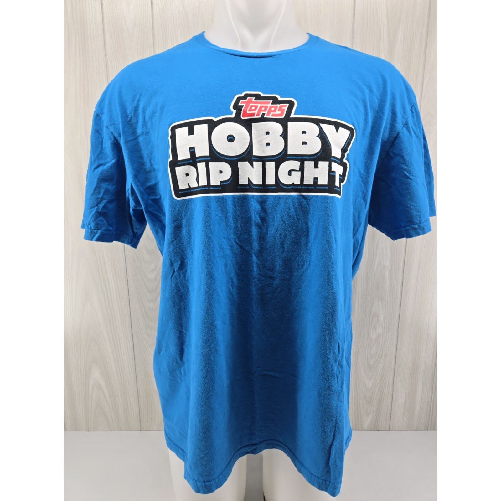 Gildan Topps Hobby Rip Night Graphic Shirt Size XL Blue Short Sleeve Game Night Mens T-Shirt Gildan Size US XL / EU 56 / 4 - 2 Thumbnail