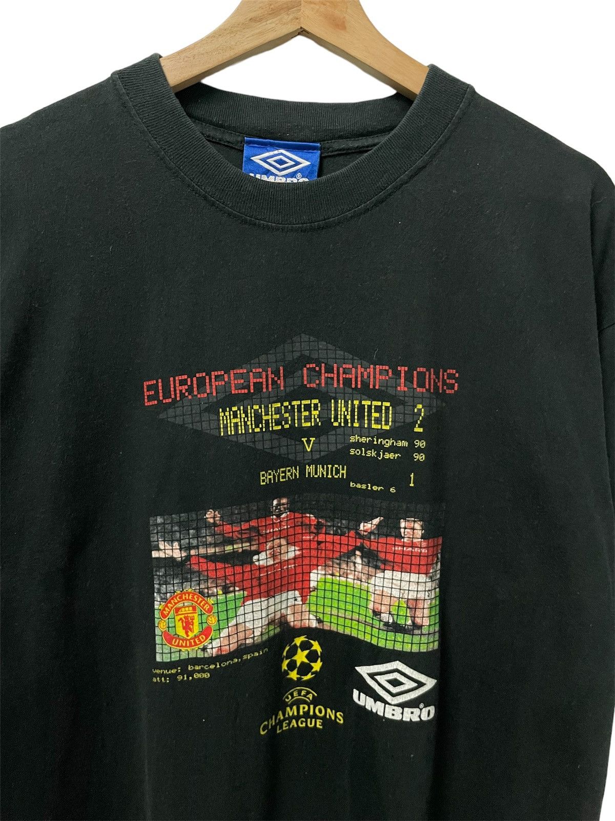 Vintage Very Rare Vintage UEFA Final Man U vs Bayern Munich Tee Size US XL / EU 56 / 4 - 3 Thumbnail